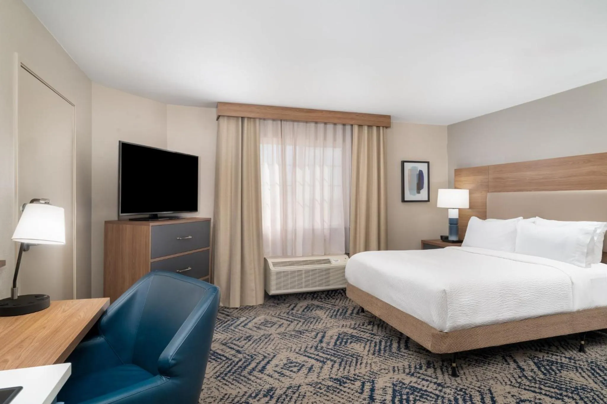 Photo of the whole room, Bed in Candlewood Suites El Paso by IHG
