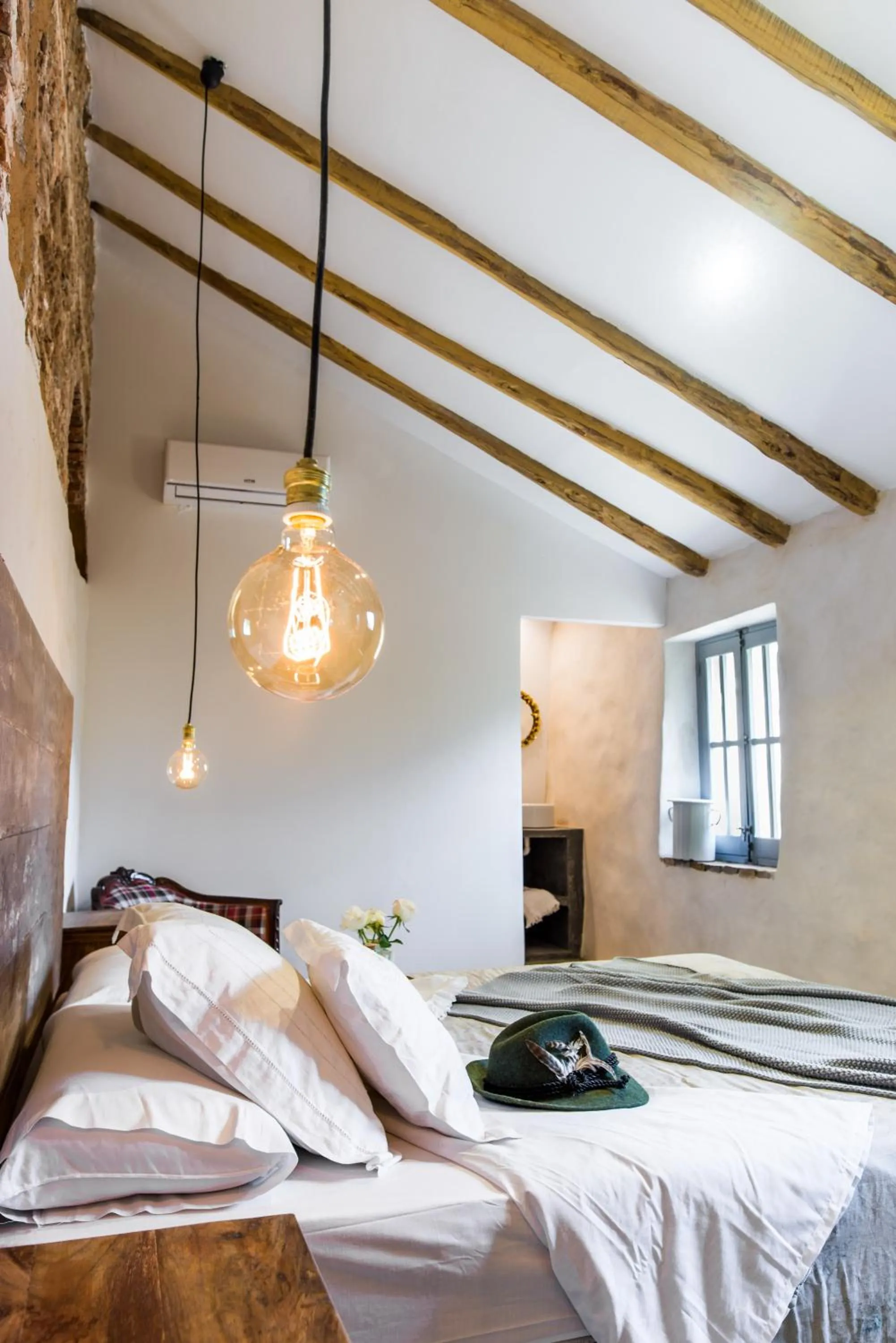 Photo of the whole room, Bed in Balneario Aguas de Villaharta