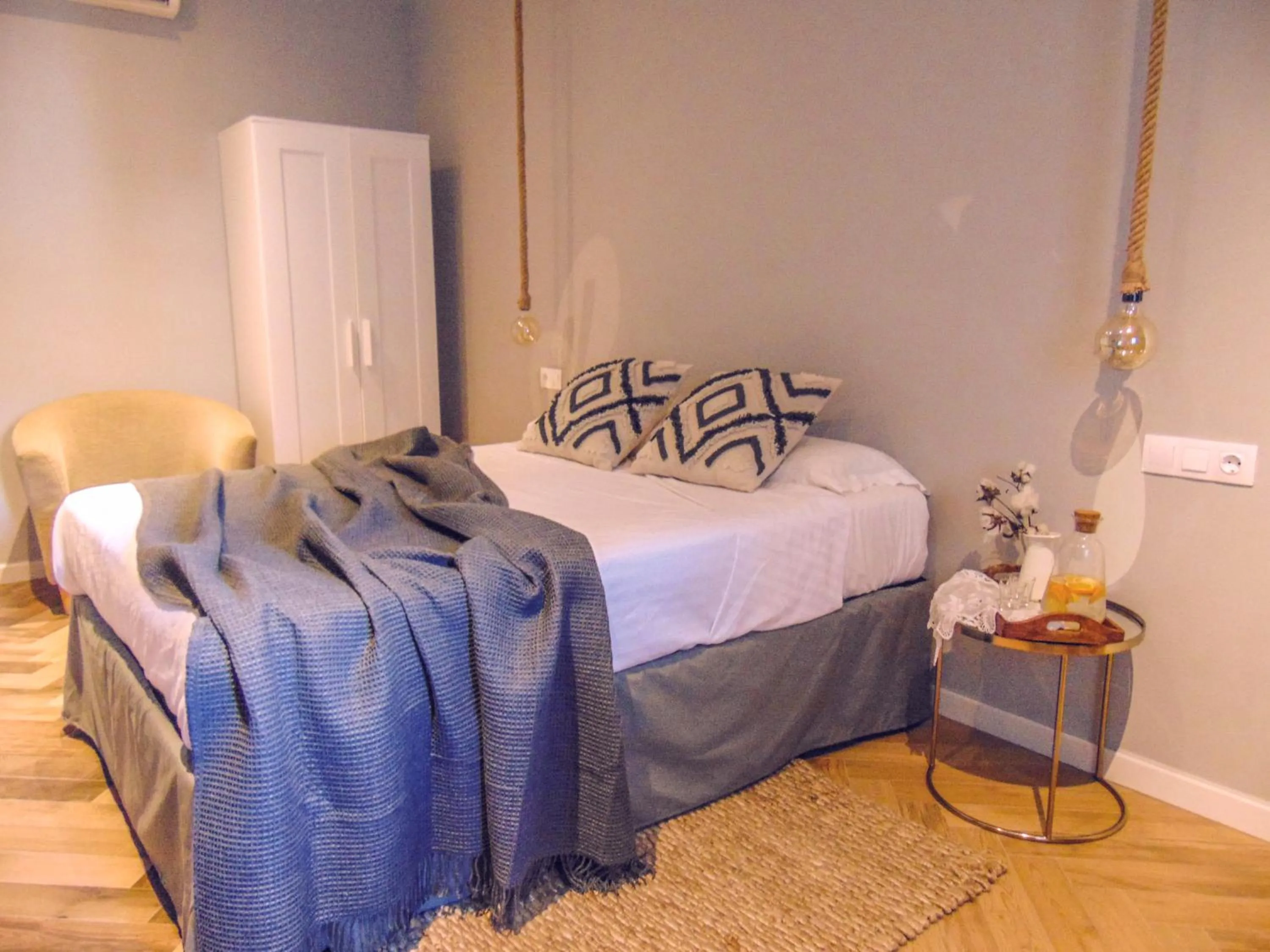 Photo of the whole room, Bed in Balneario Aguas de Villaharta