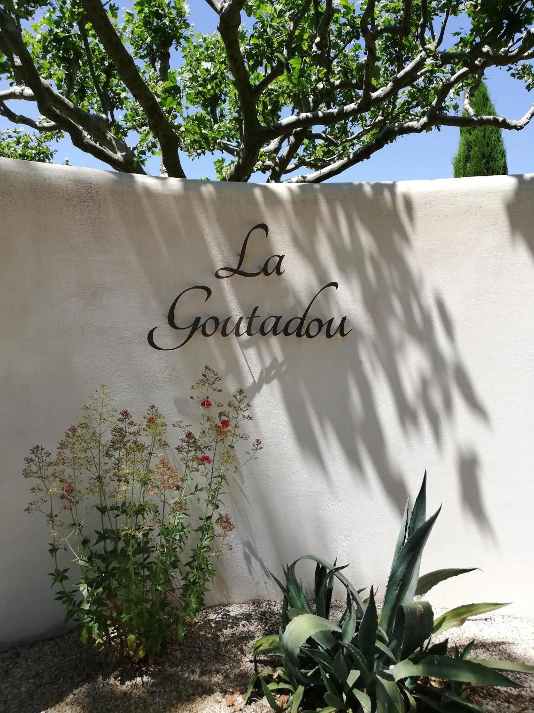 Facade/entrance in La Goutadou