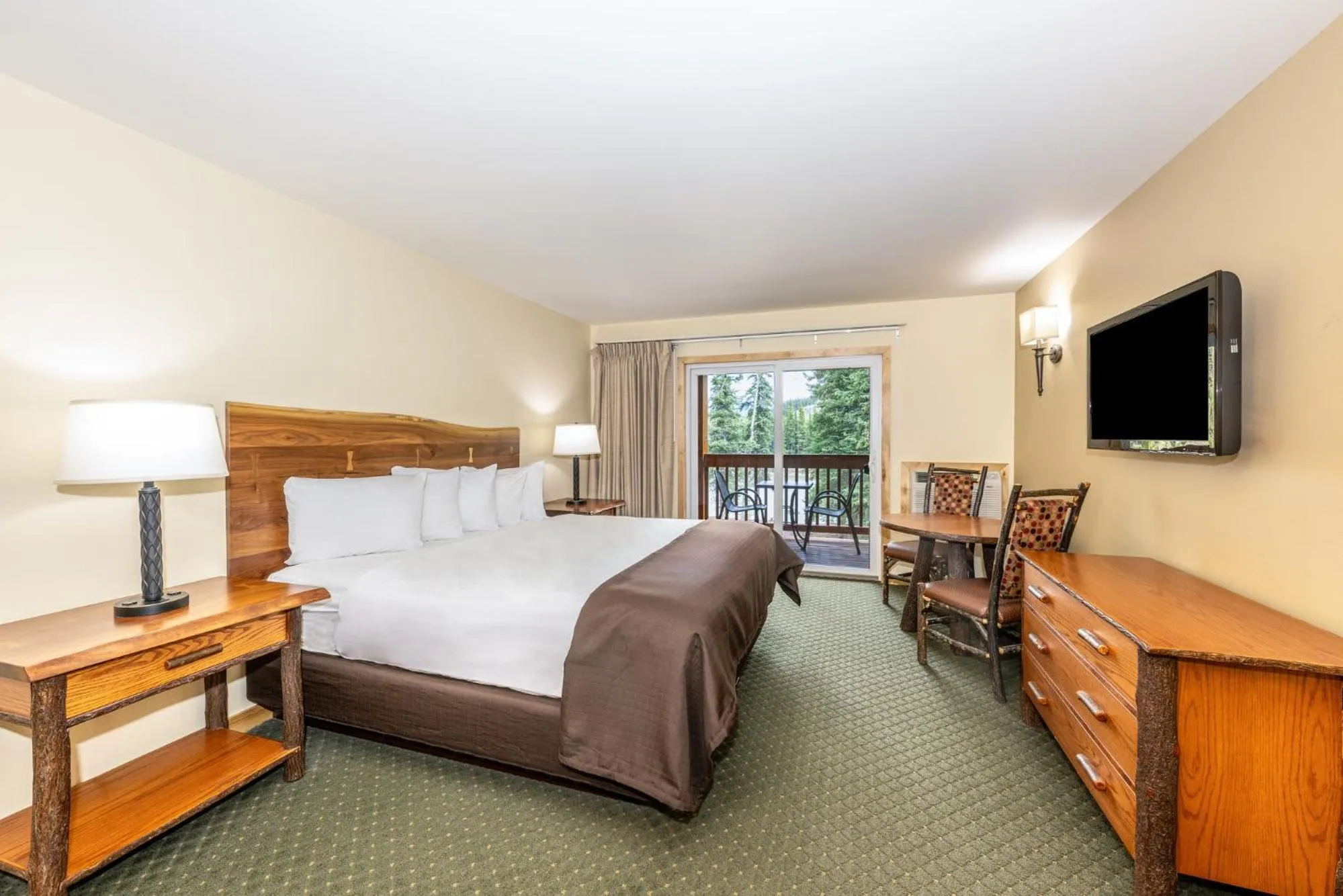 River view, Bed in Denali Park Village