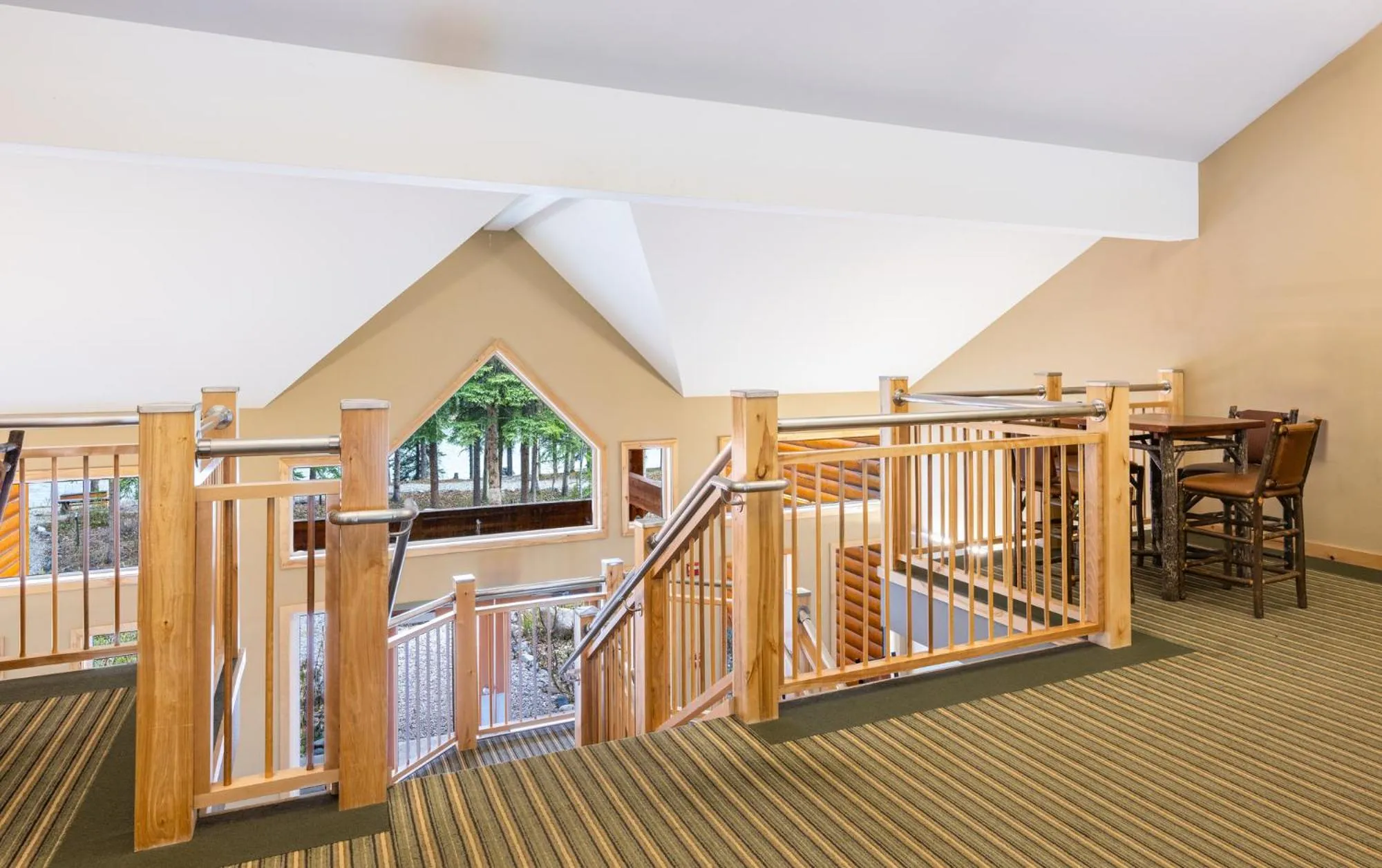 Communal lounge/ TV room in Denali Park Village