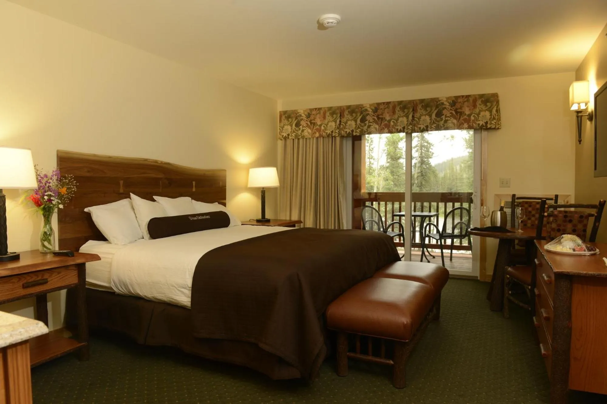 River view, Bed in Denali Park Village