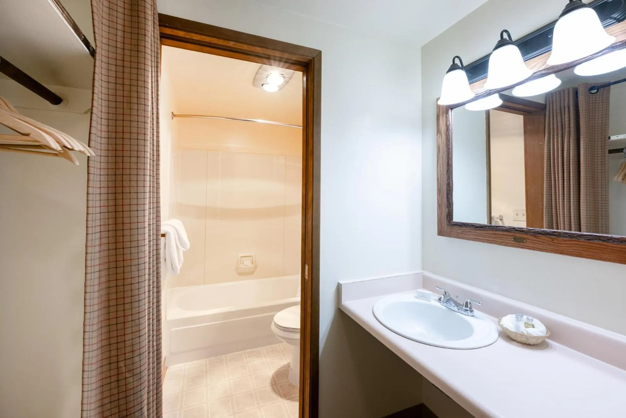 Bathroom in Glacier Bay Lodge