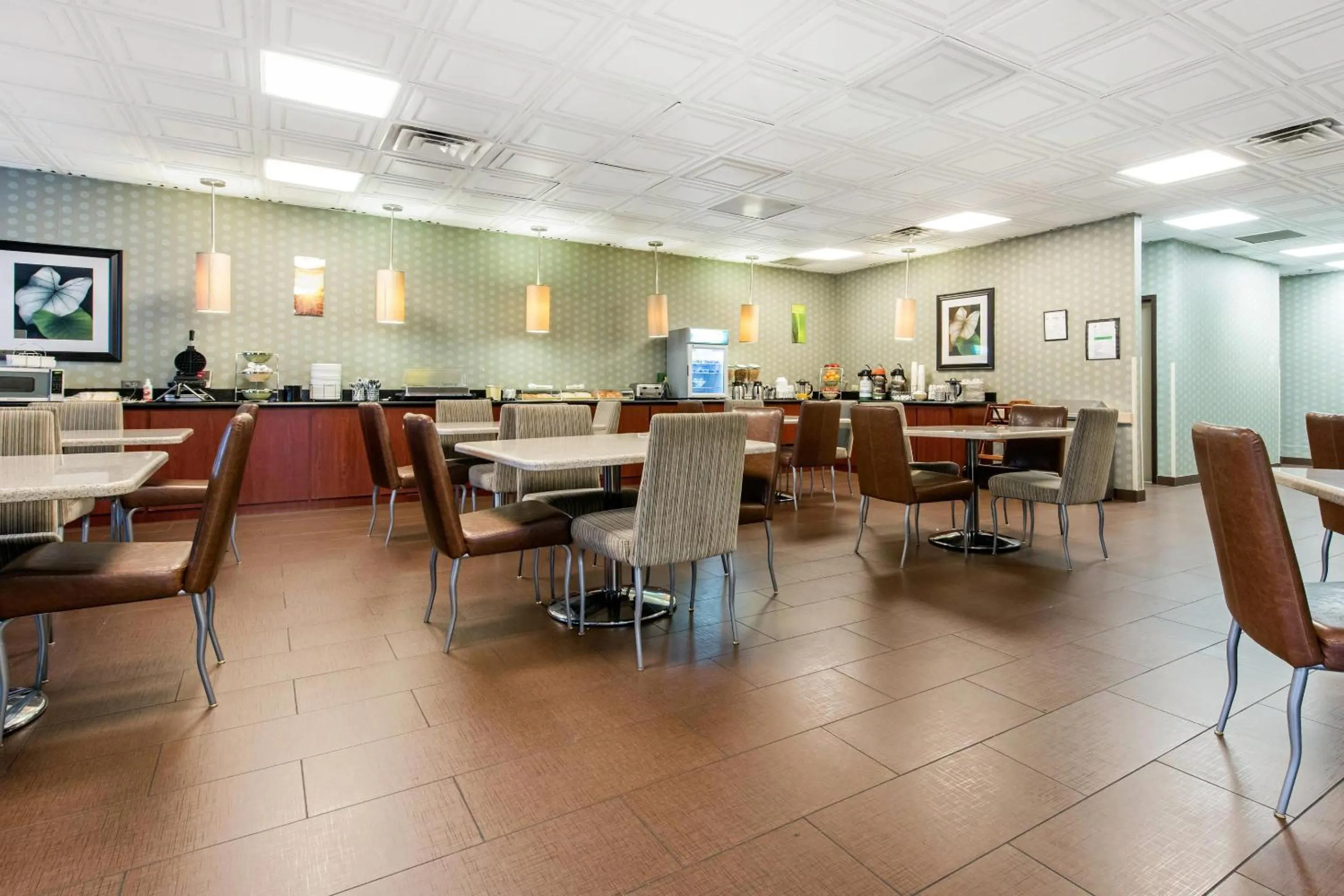 Breakfast in Quality Inn & Suites Charleston - Civic Center