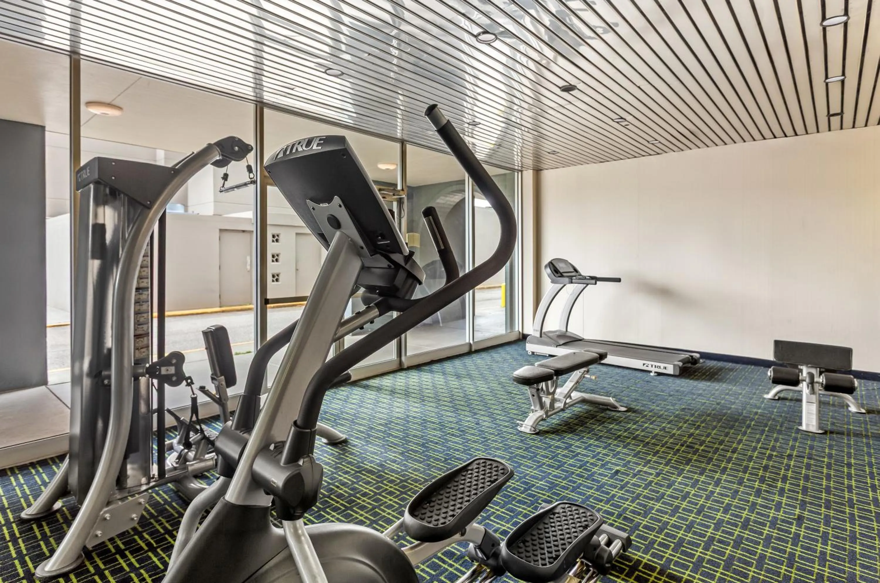 Quality Inn & Suites Charleston - Civic Center