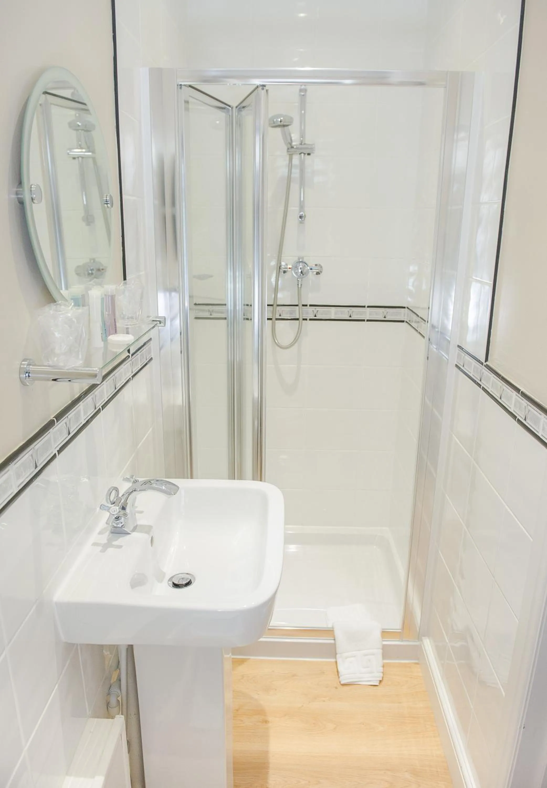 Bathroom in Claverton Hotel