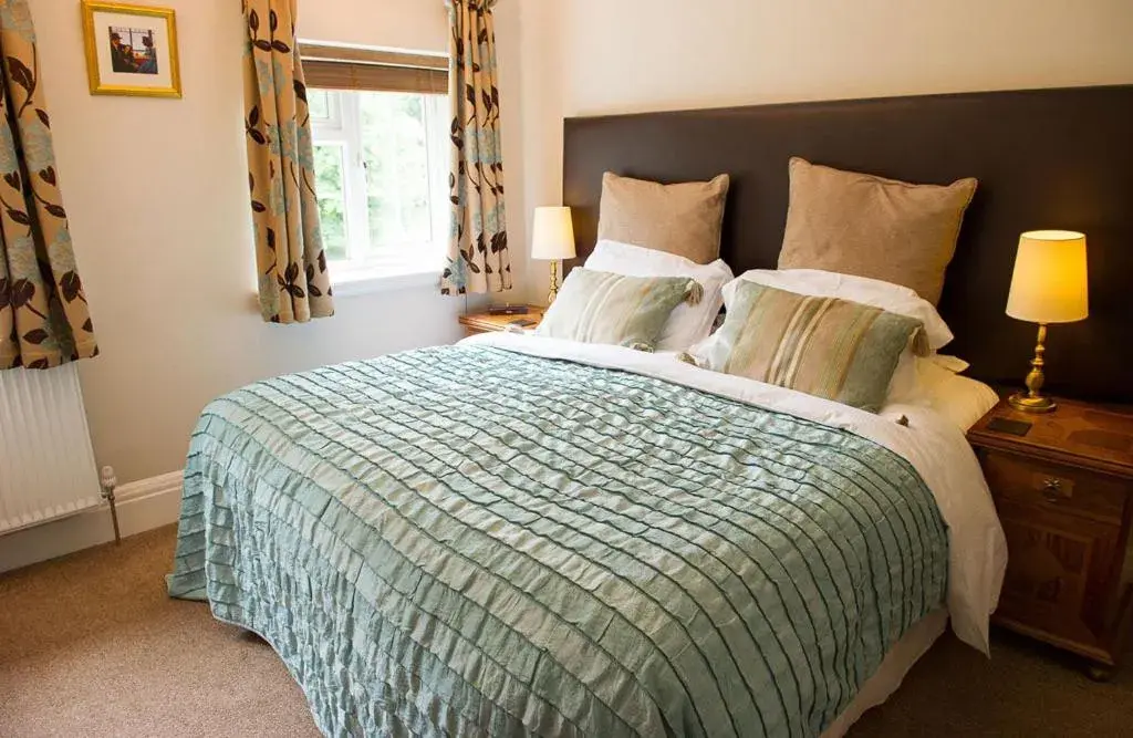 Deluxe Double or Twin Room in Claverton Hotel Deluxe Double or Twin Room in Claverton Hotel