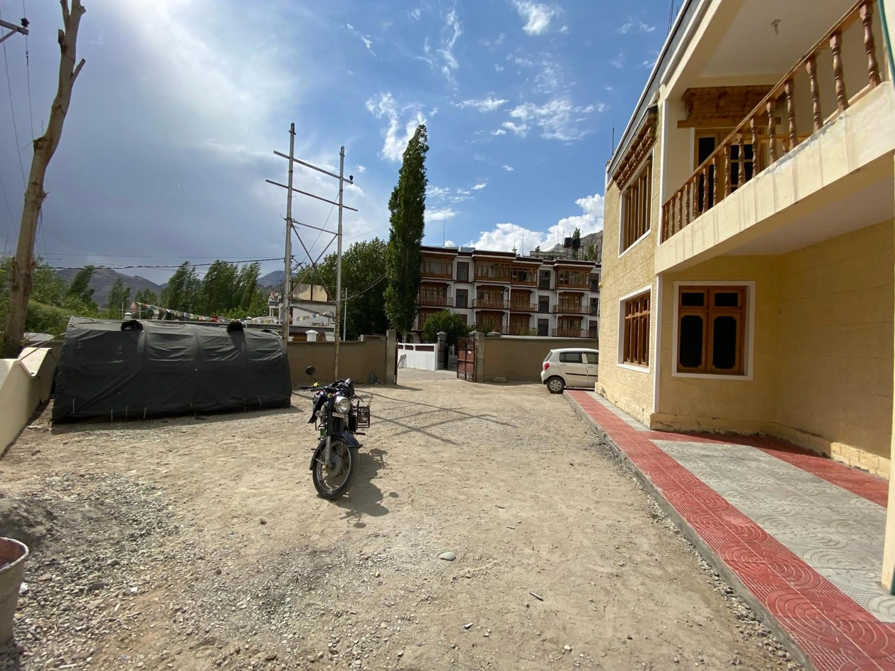 Parking in Zaltak Guest House and Hostel