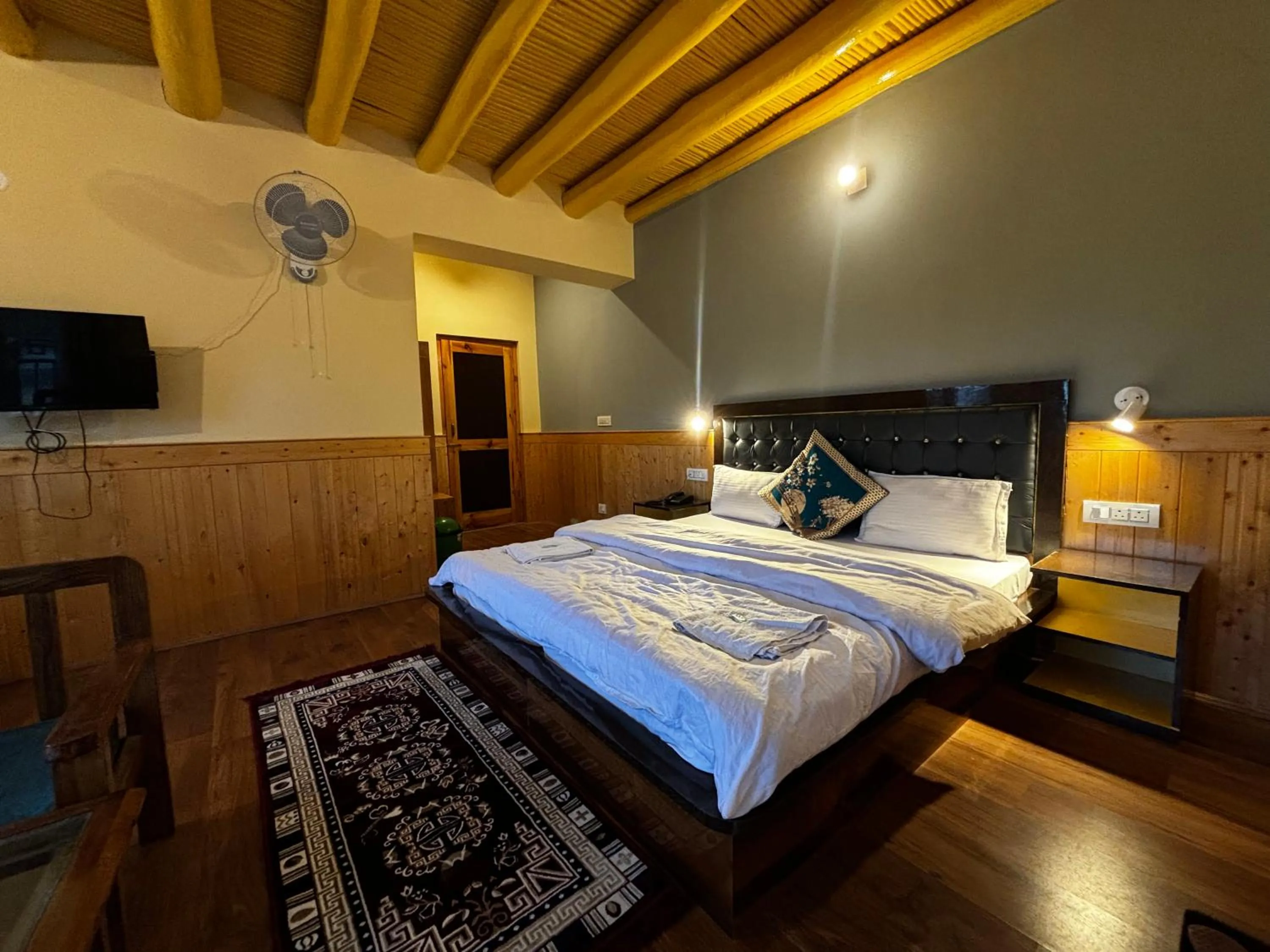 Zaltak Guest House and Hostel