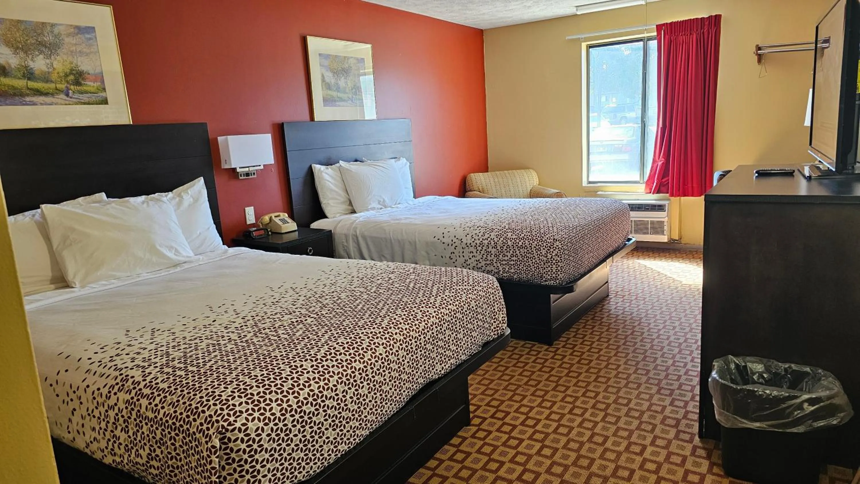 Bed in Budgetel inn & Suites