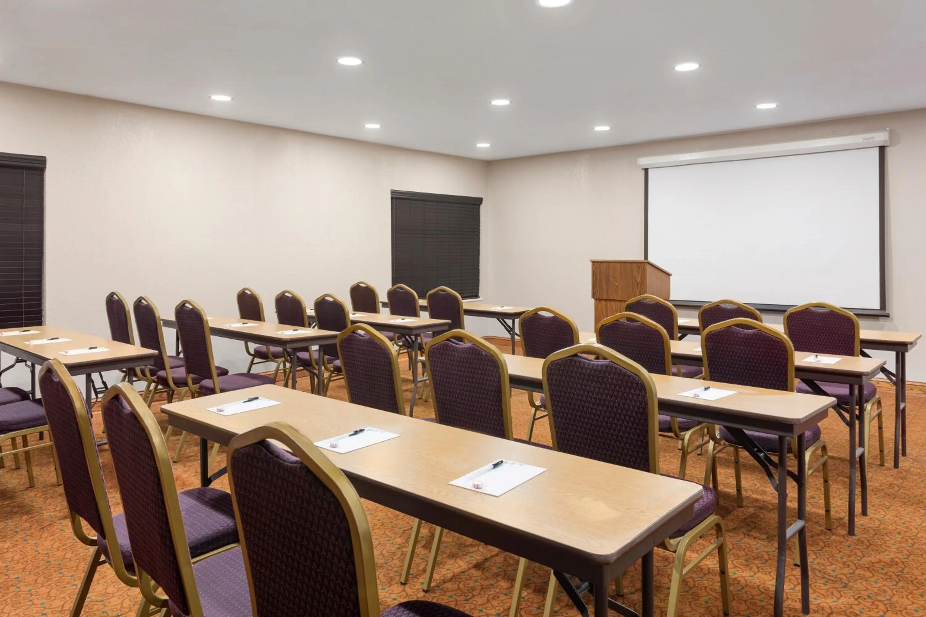 Business facilities in Country Inn & Suites by Radisson, Jackson-Airport, MS