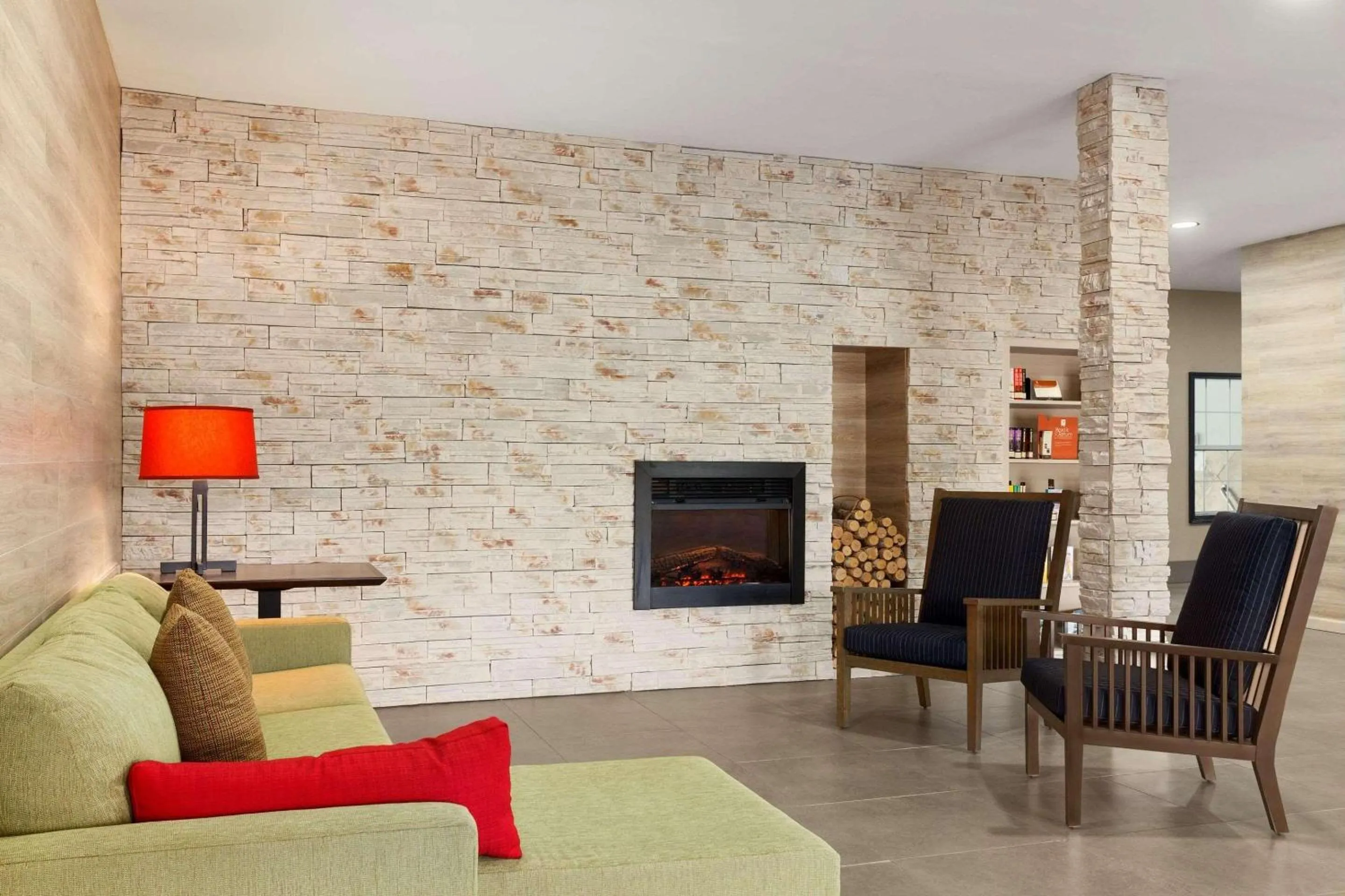 Lobby or reception in Country Inn & Suites by Radisson, Jackson-Airport, MS