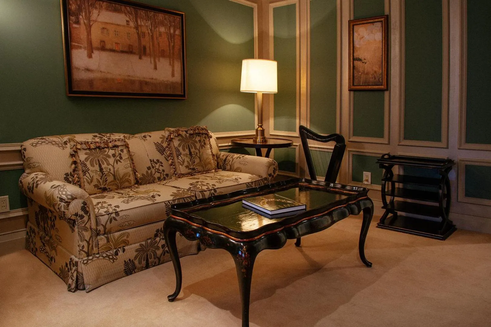 Seating area in Windsor Arms Hotel