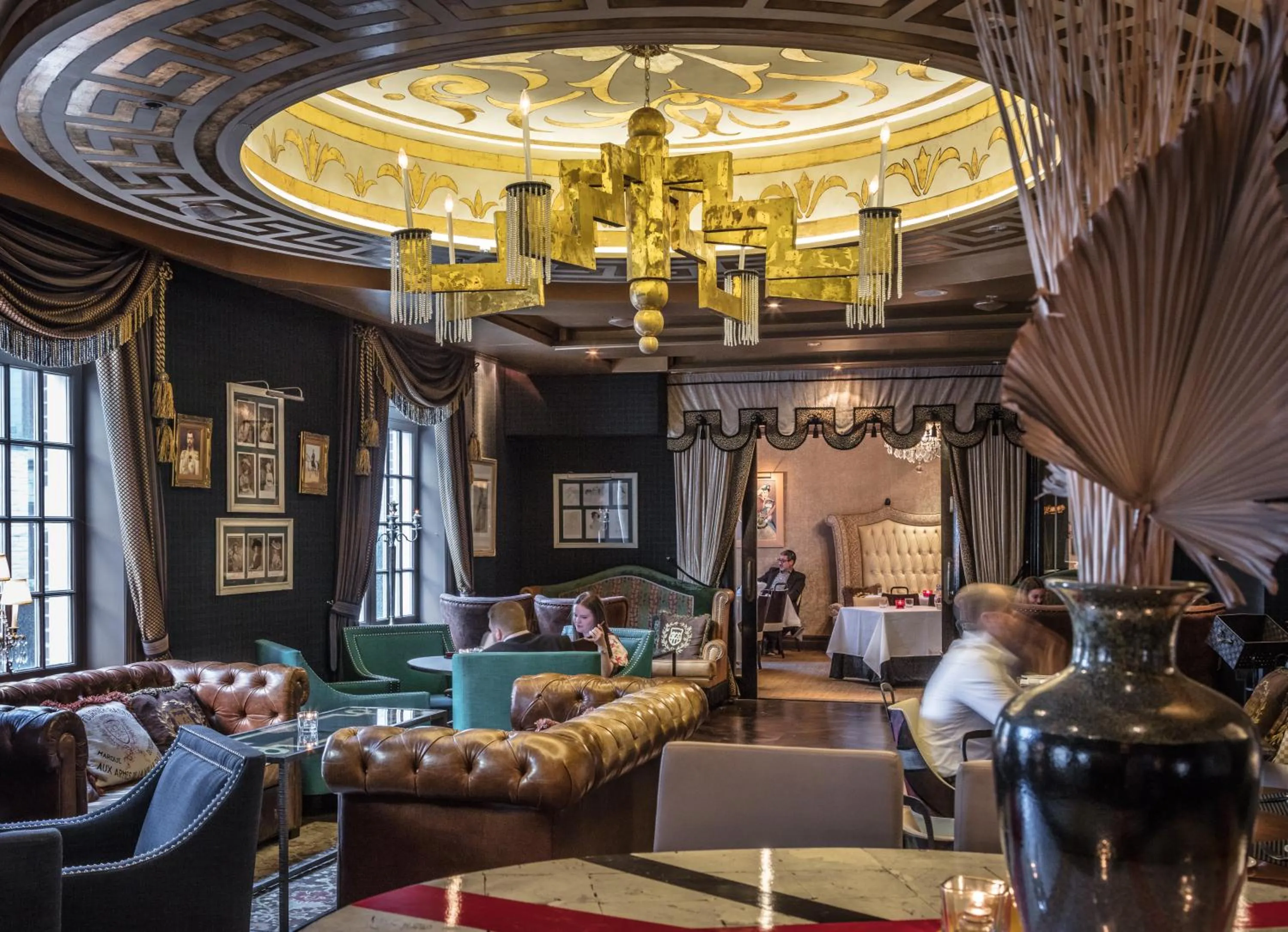 Restaurant/places to eat in Windsor Arms Hotel