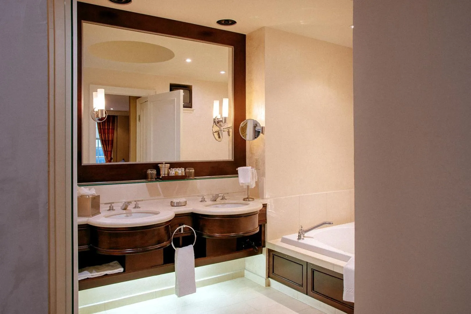 Bedroom in Windsor Arms Hotel