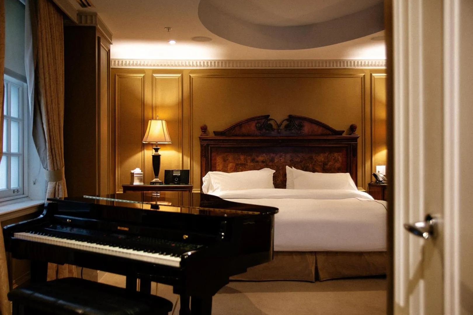 Bed in Windsor Arms Hotel