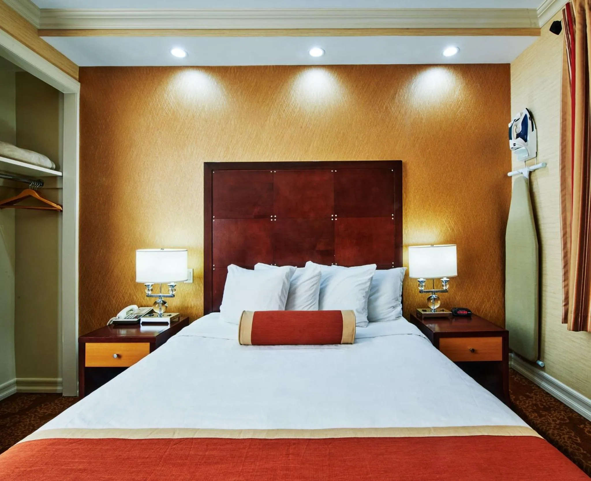 Bedroom, Bed in Radio City Apartments