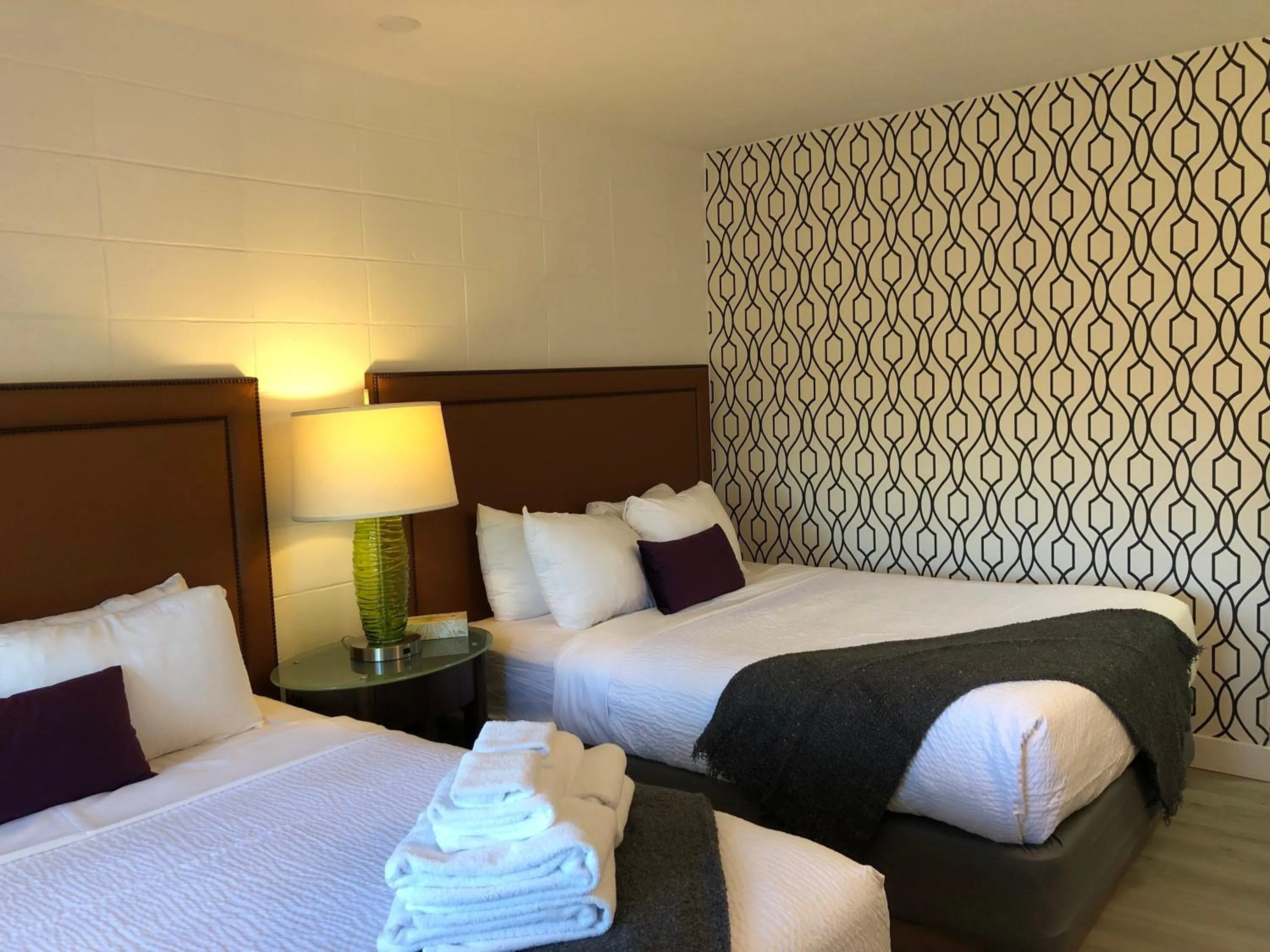 Bedroom, Bed in The Spot