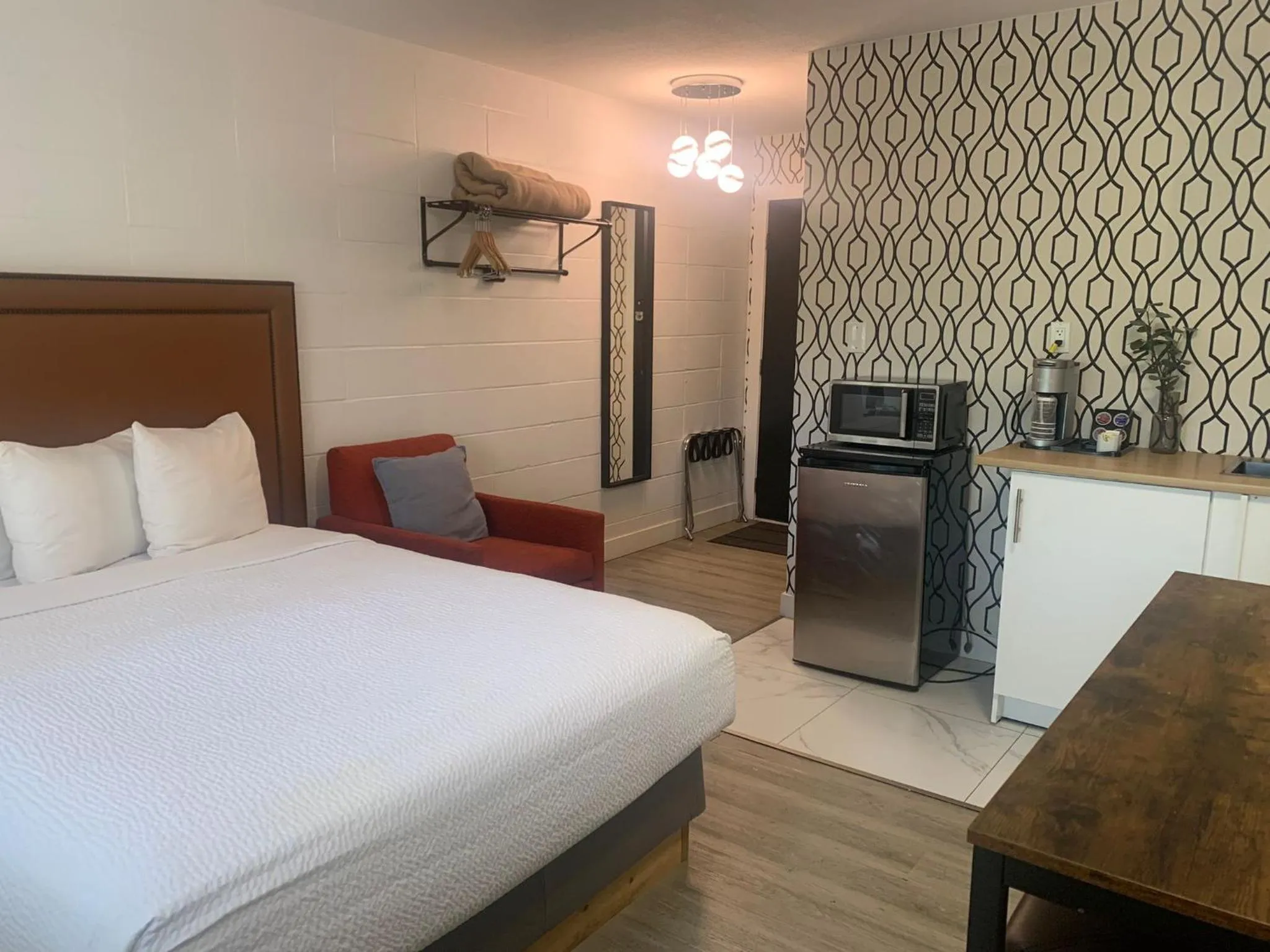 Kitchen or kitchenette, Bed in The Spot