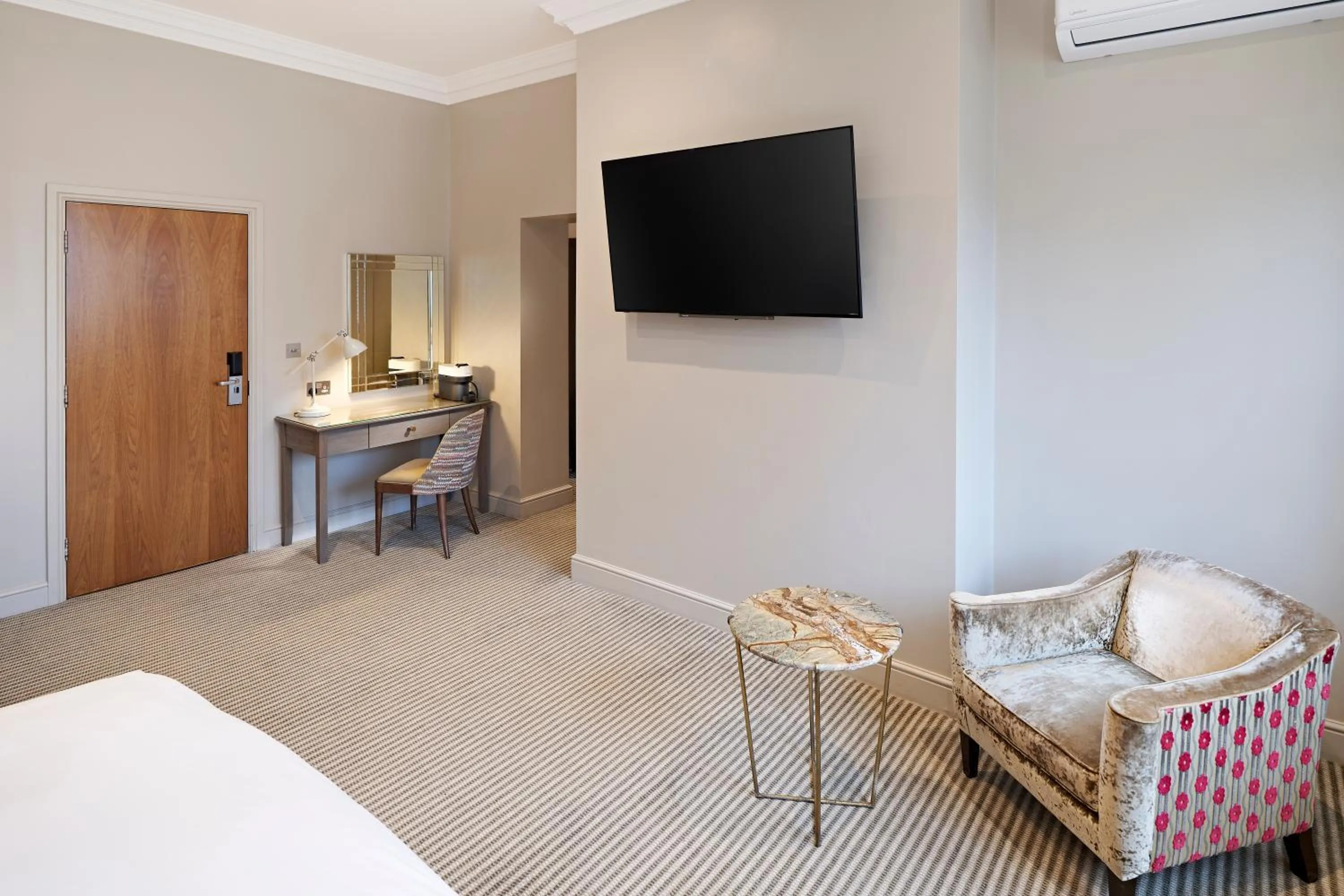 Bedroom, Bed in The Kings Arms