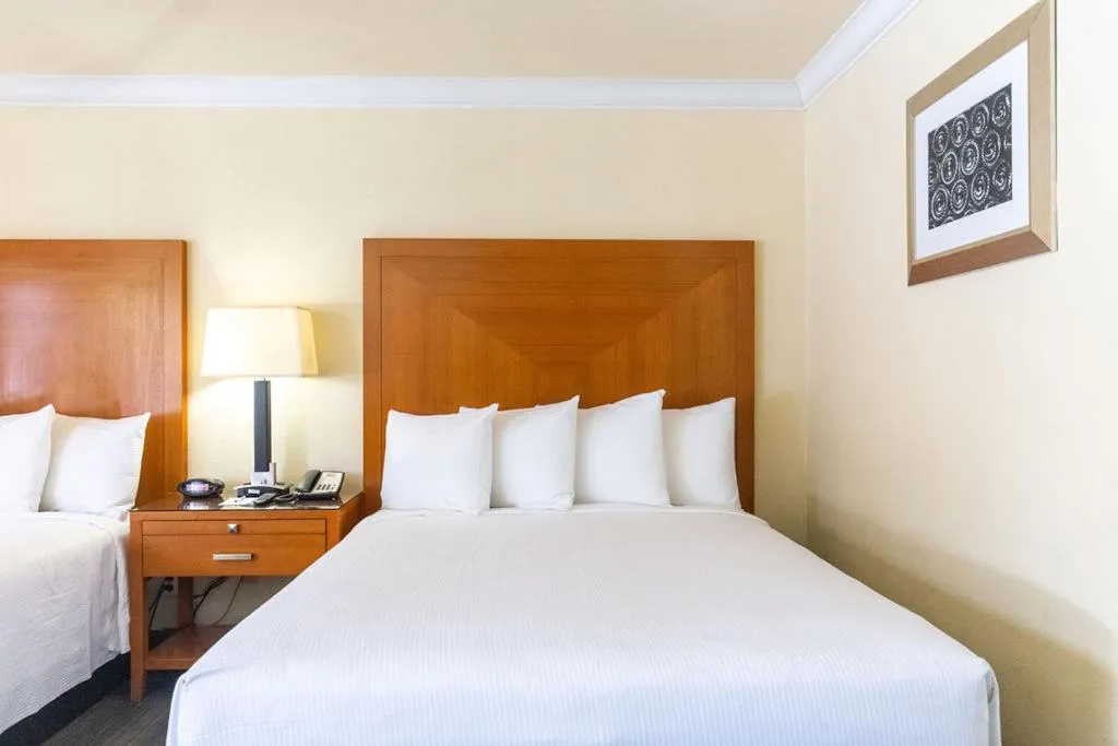 Bedroom, Bed in Inn at San Luis Obispo