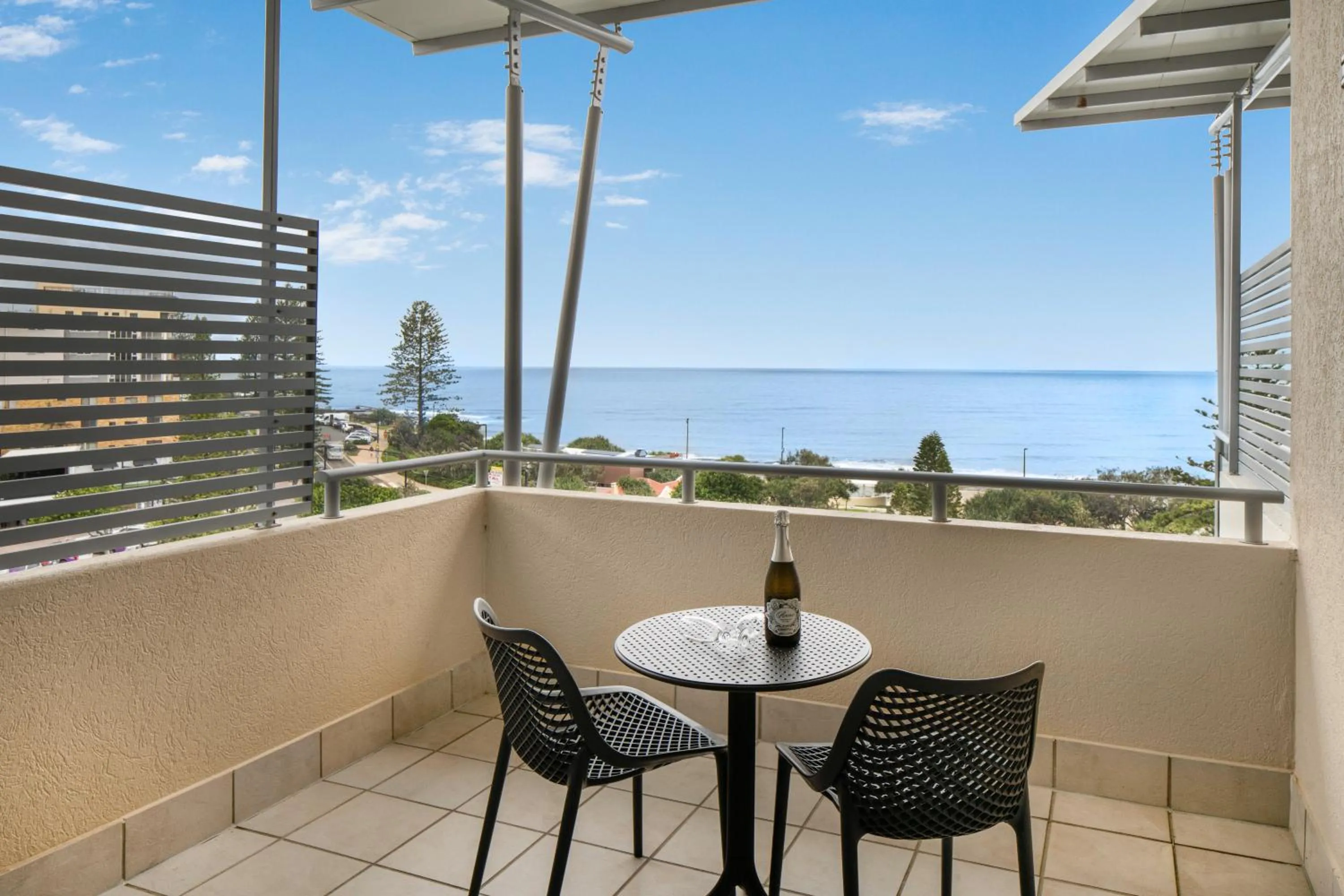 Balcony/Terrace in ULTIQA Shearwater Resort