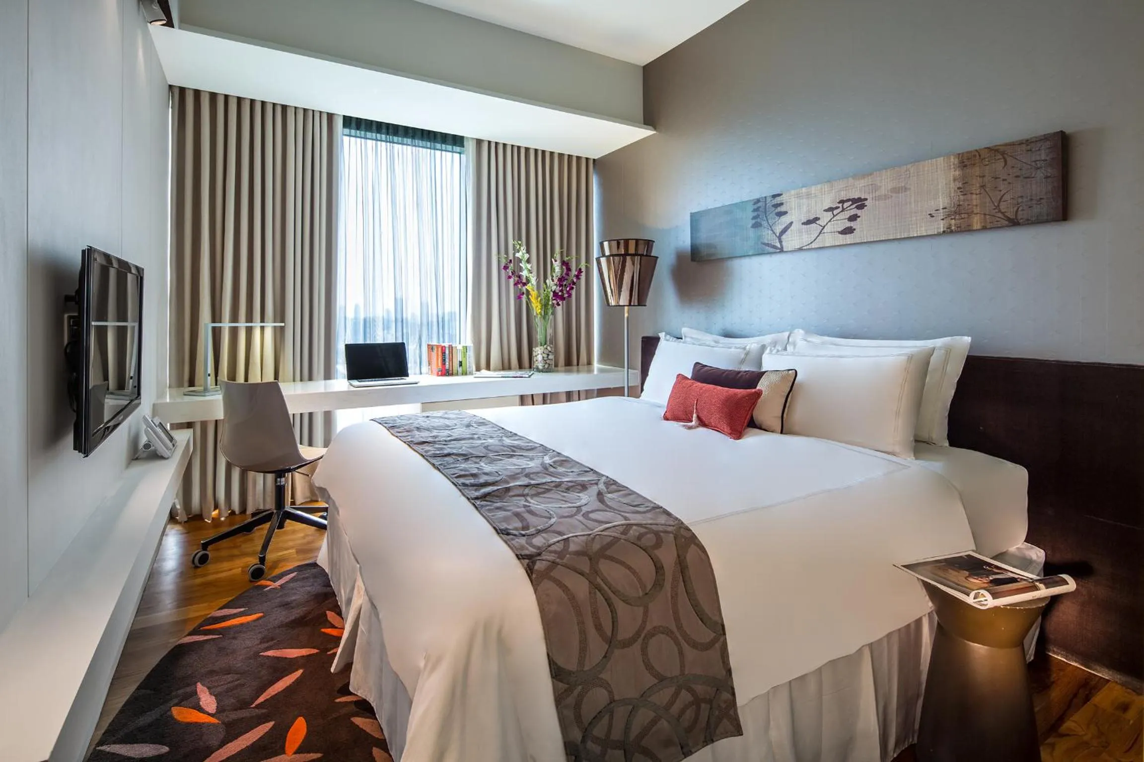 Photo of the whole room, Bed in Park Avenue Rochester