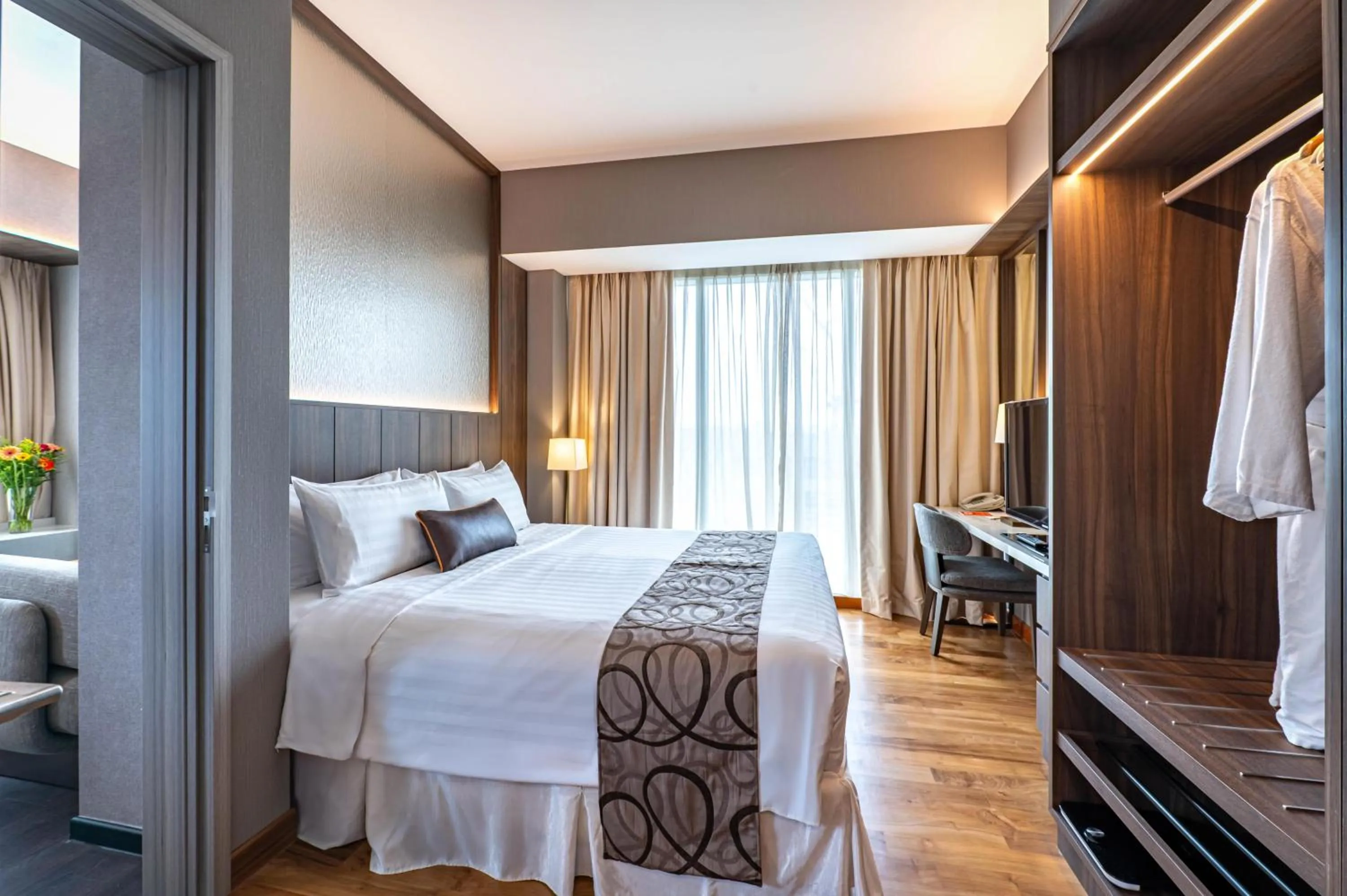 Bedroom, Bed in Park Avenue Rochester