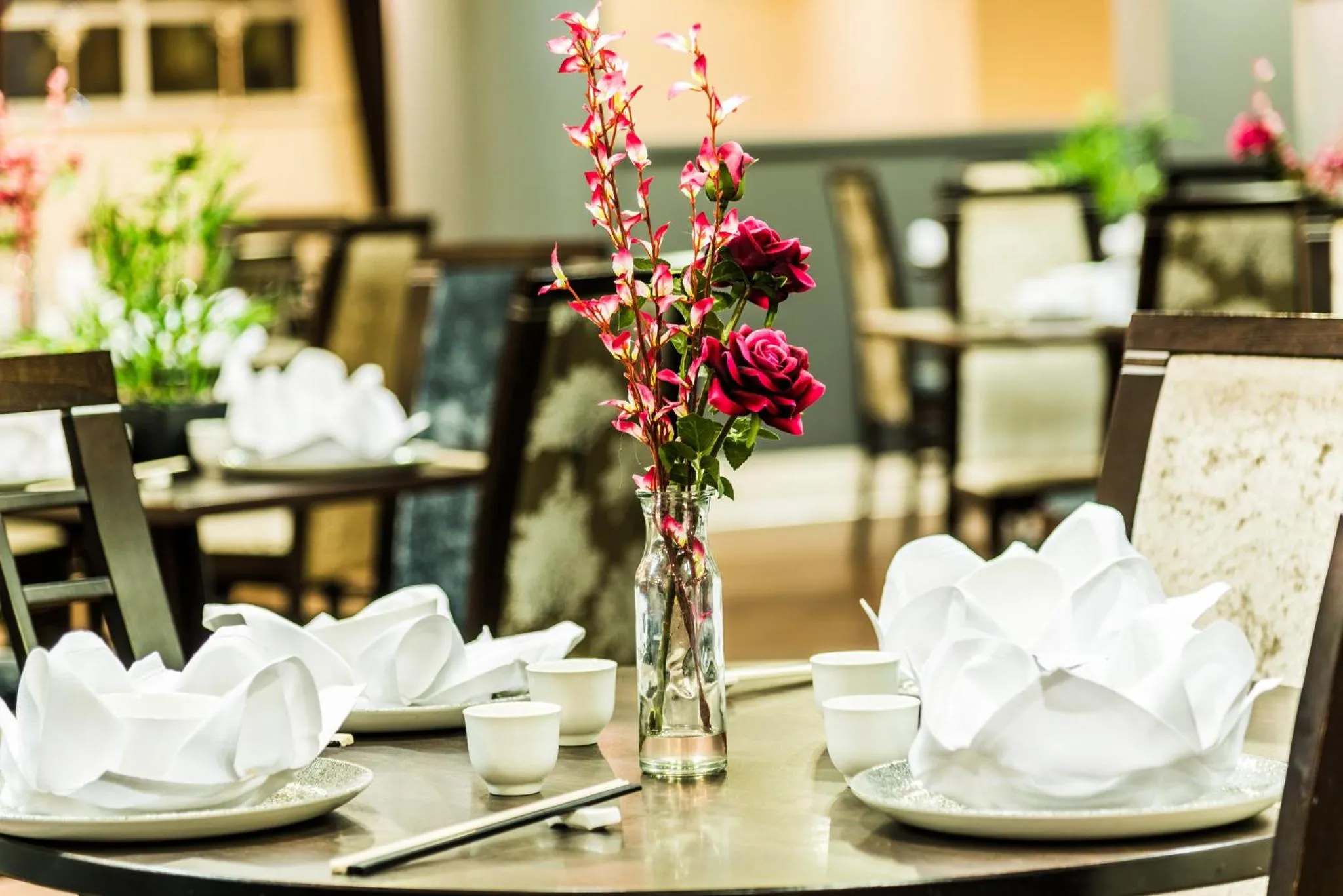 Restaurant/places to eat in Crowne Plaza Liverpool - John Lennon Airport by IHG