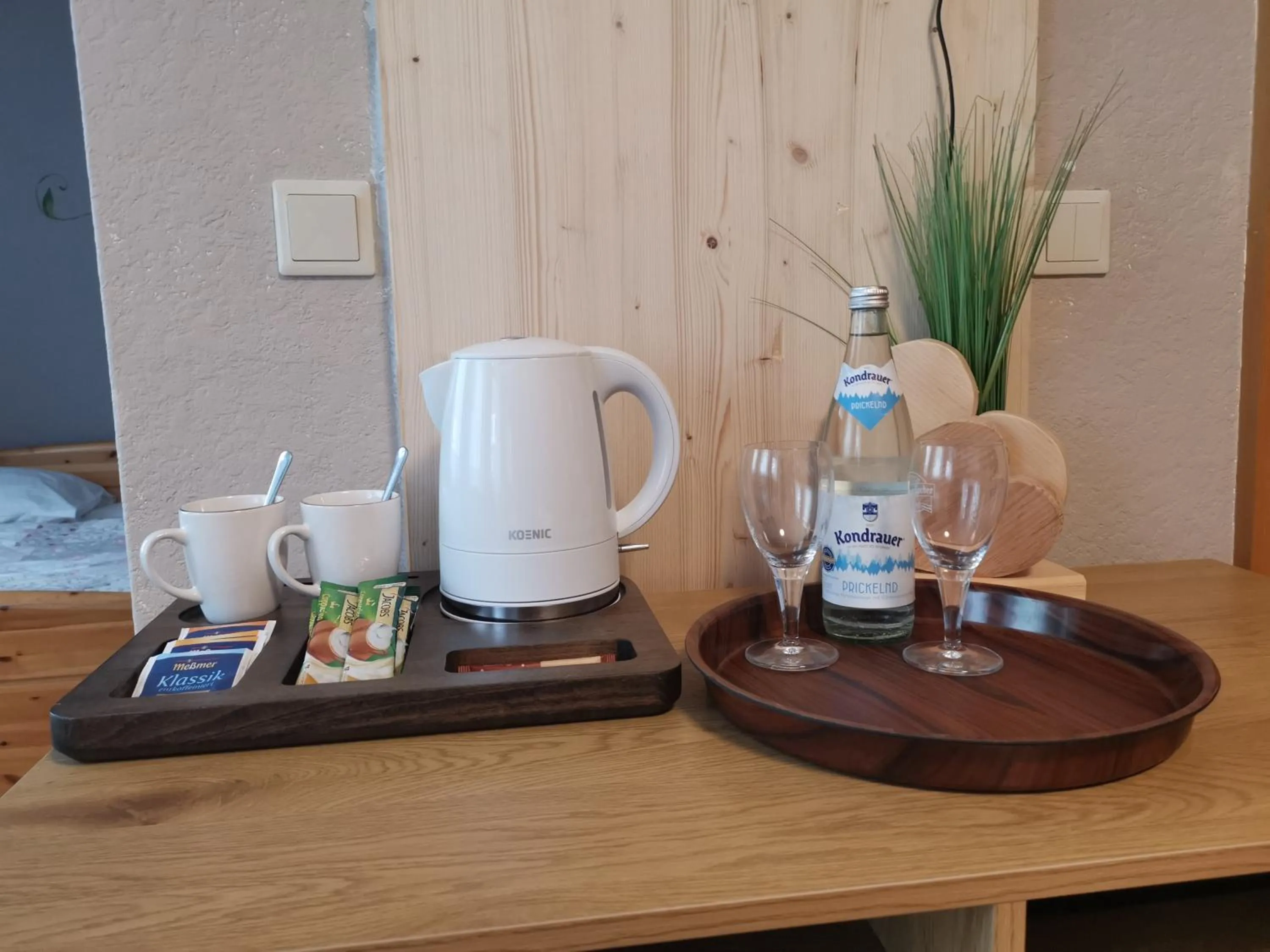 Coffee/tea facilities in Wild West Hotel