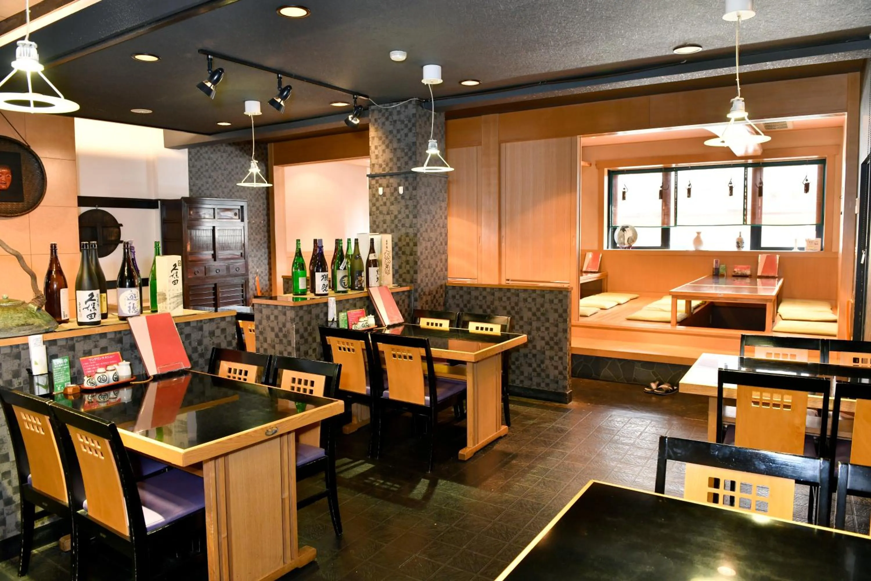 Restaurant/places to eat in New Commander Hotel Osaka Neyagawa
