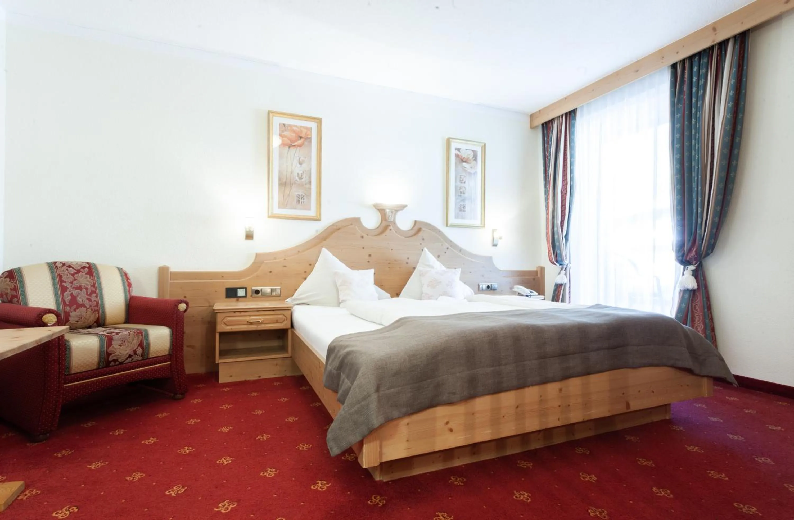 Photo of the whole room, Bed in Hotel Stern