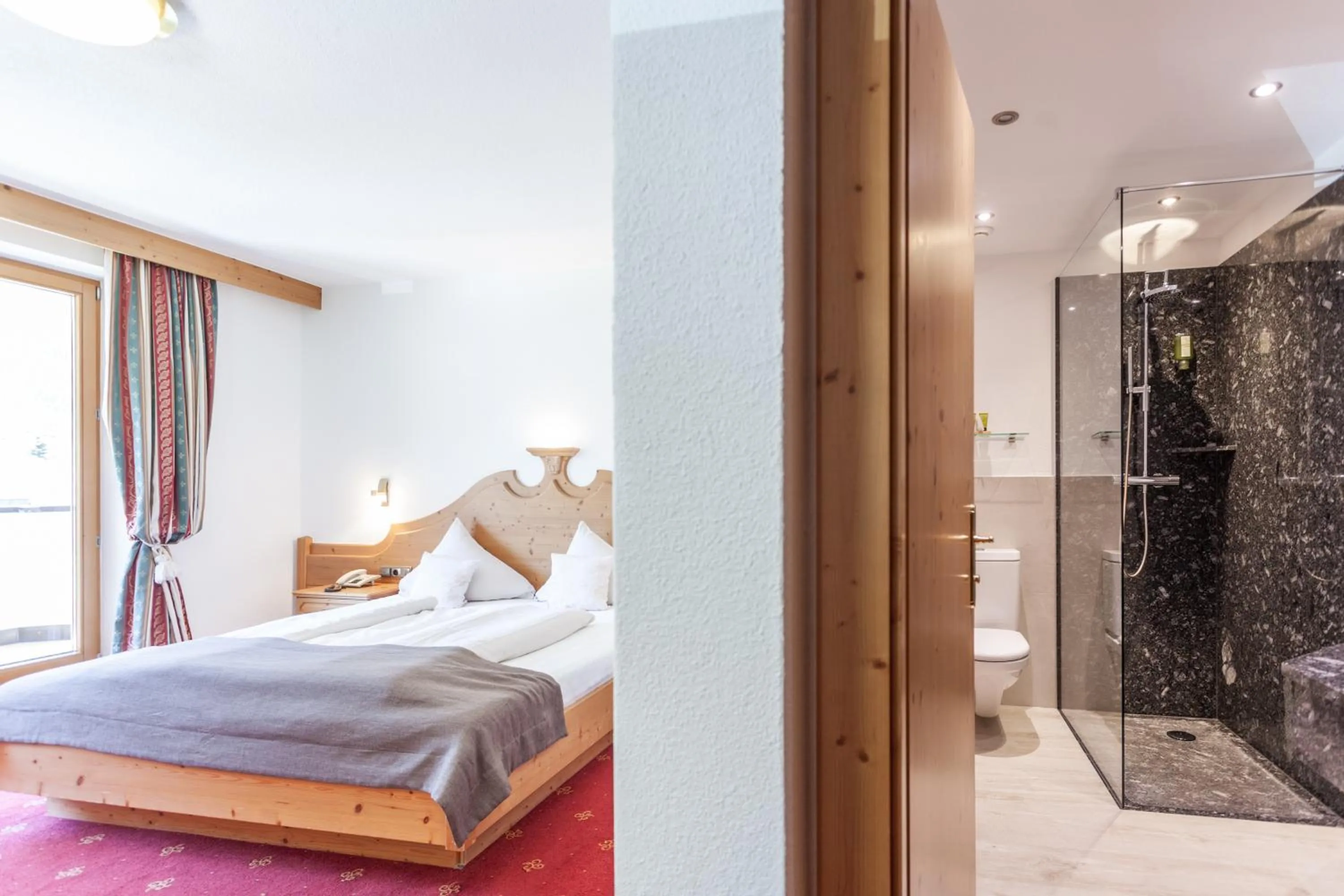 Photo of the whole room, Bed in Hotel Stern