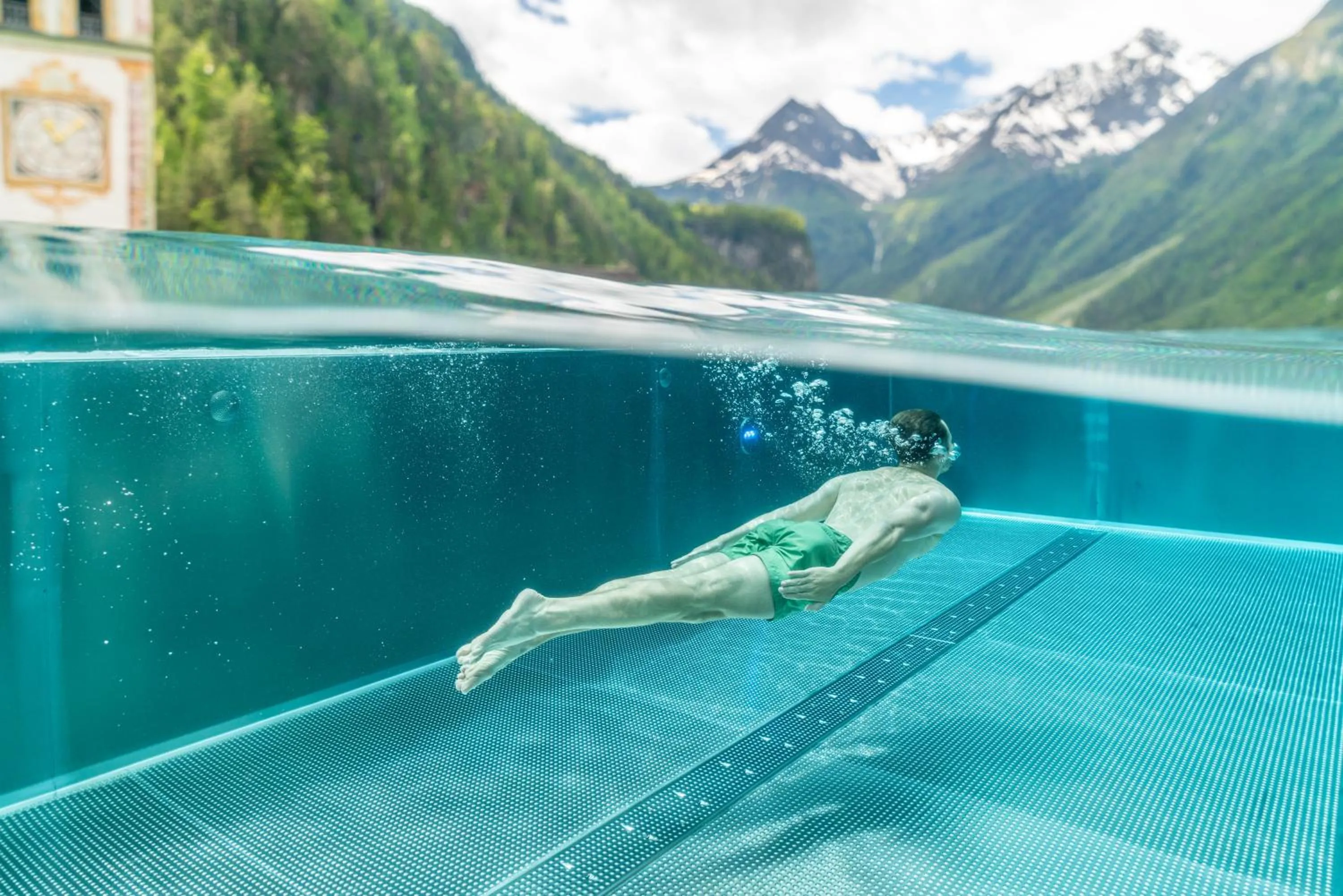 Pool view in Hotel Stern