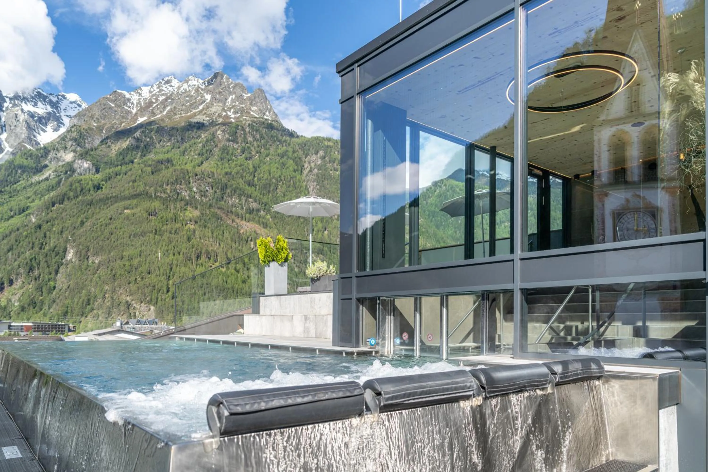 Swimming pool in Hotel Stern