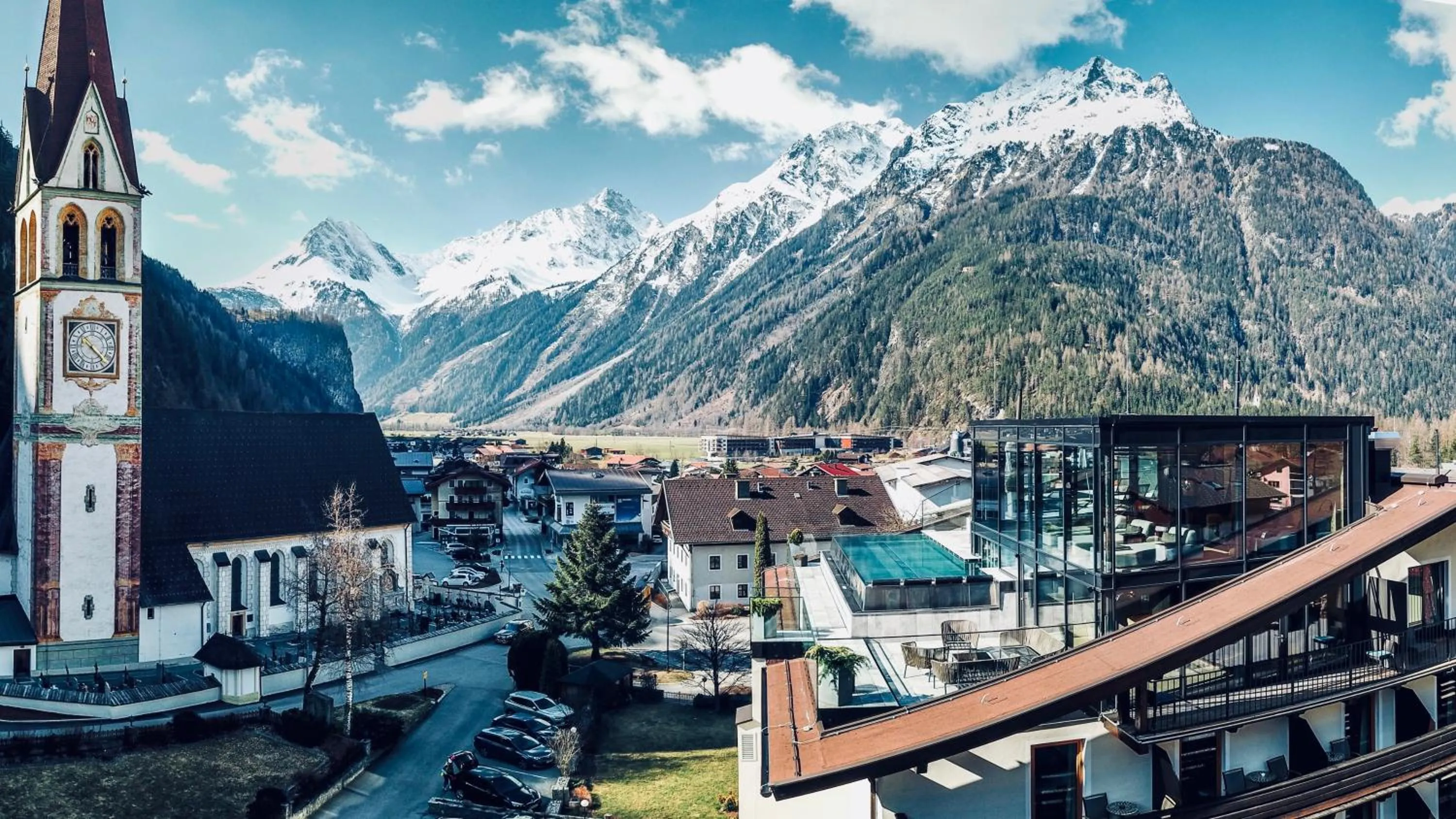 Swimming pool in Hotel Stern