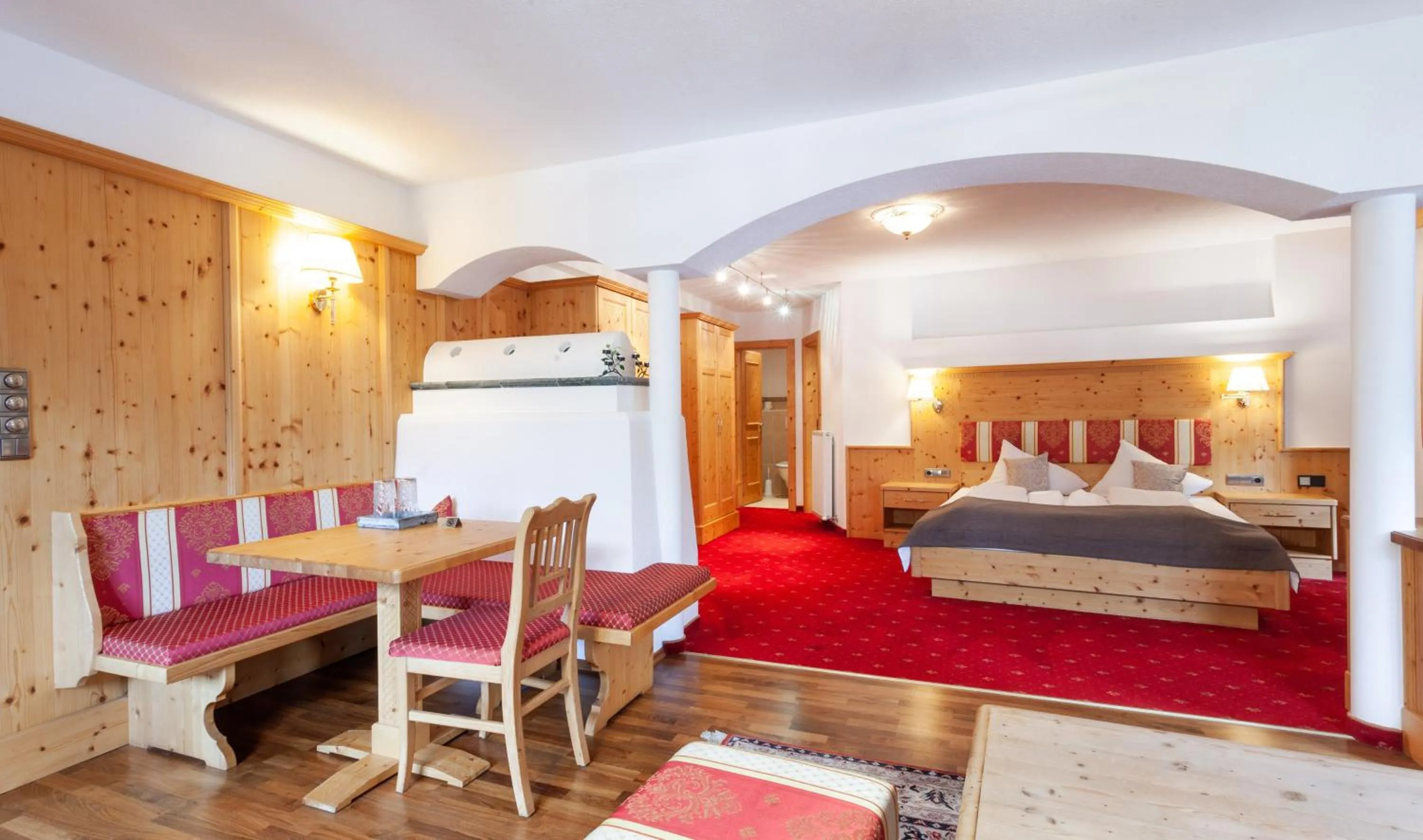 Dining area, Bed in Hotel Stern