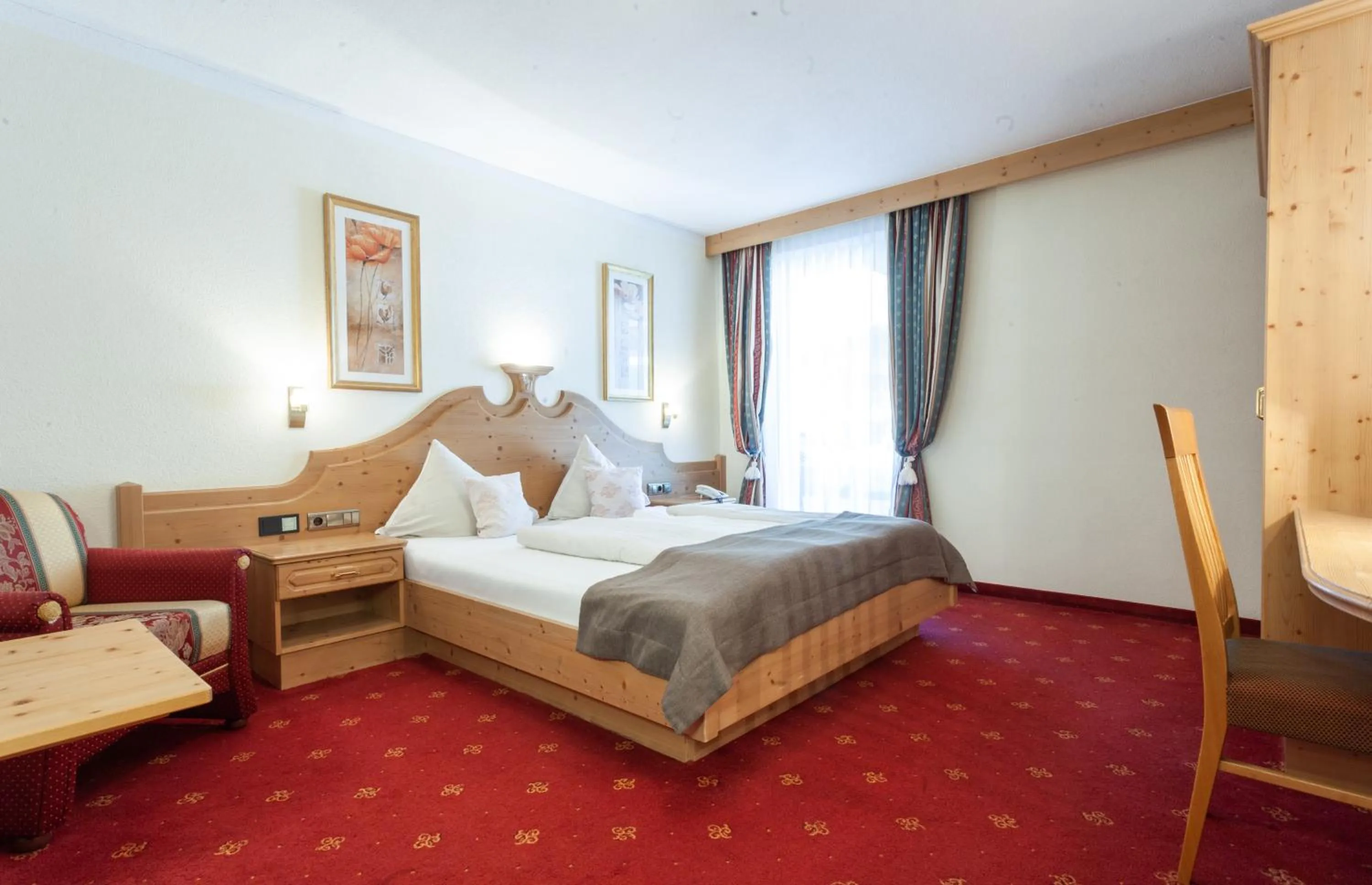 Photo of the whole room, Bed in Hotel Stern