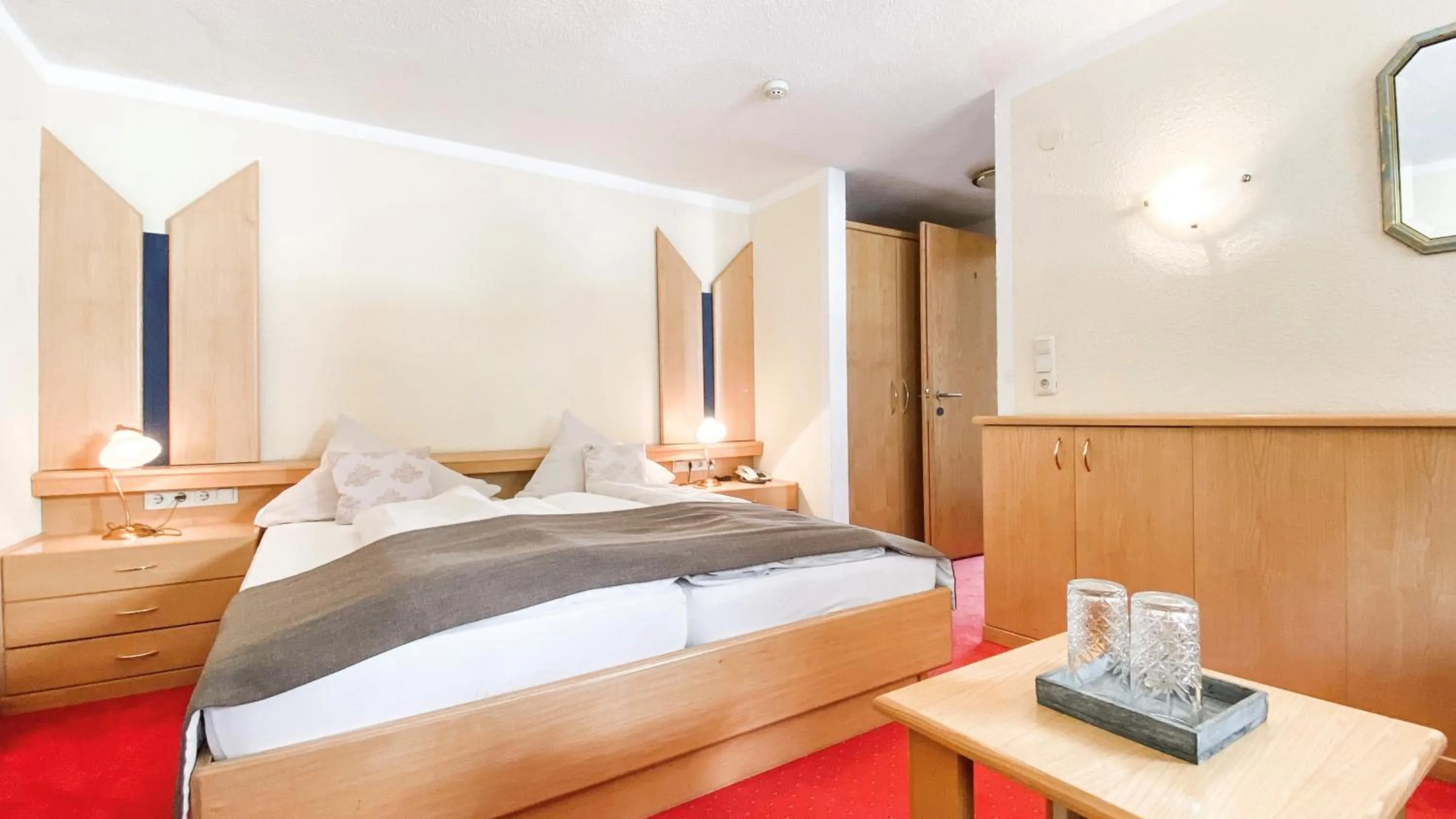 Photo of the whole room, Bed in Hotel Stern