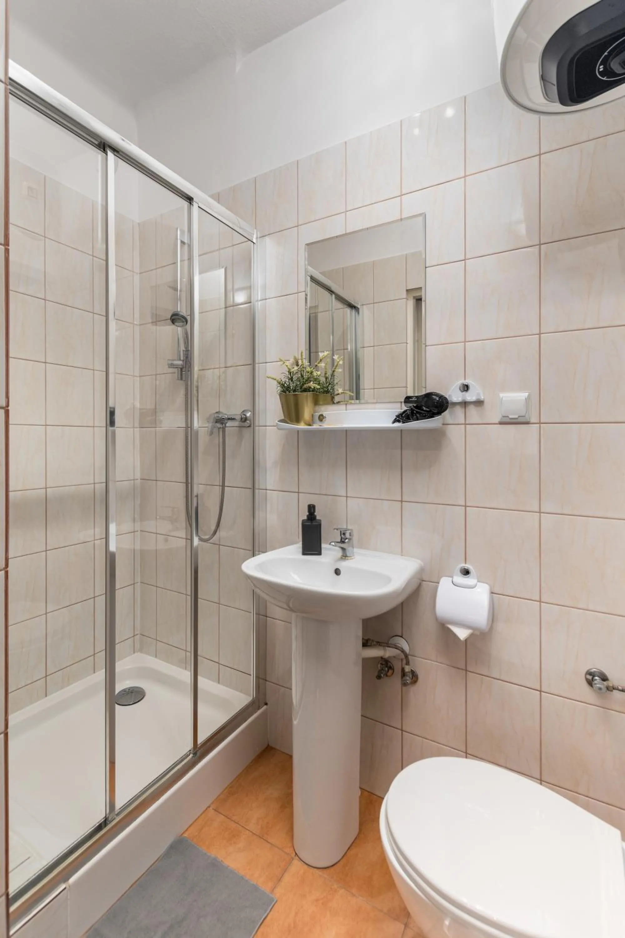 Shower in Hostel Coco