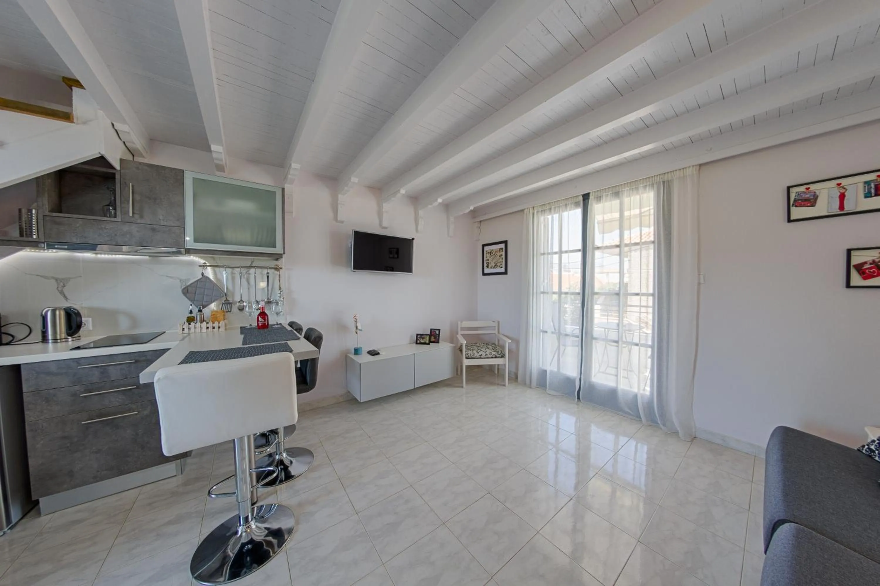 Irida Holiday Apartments