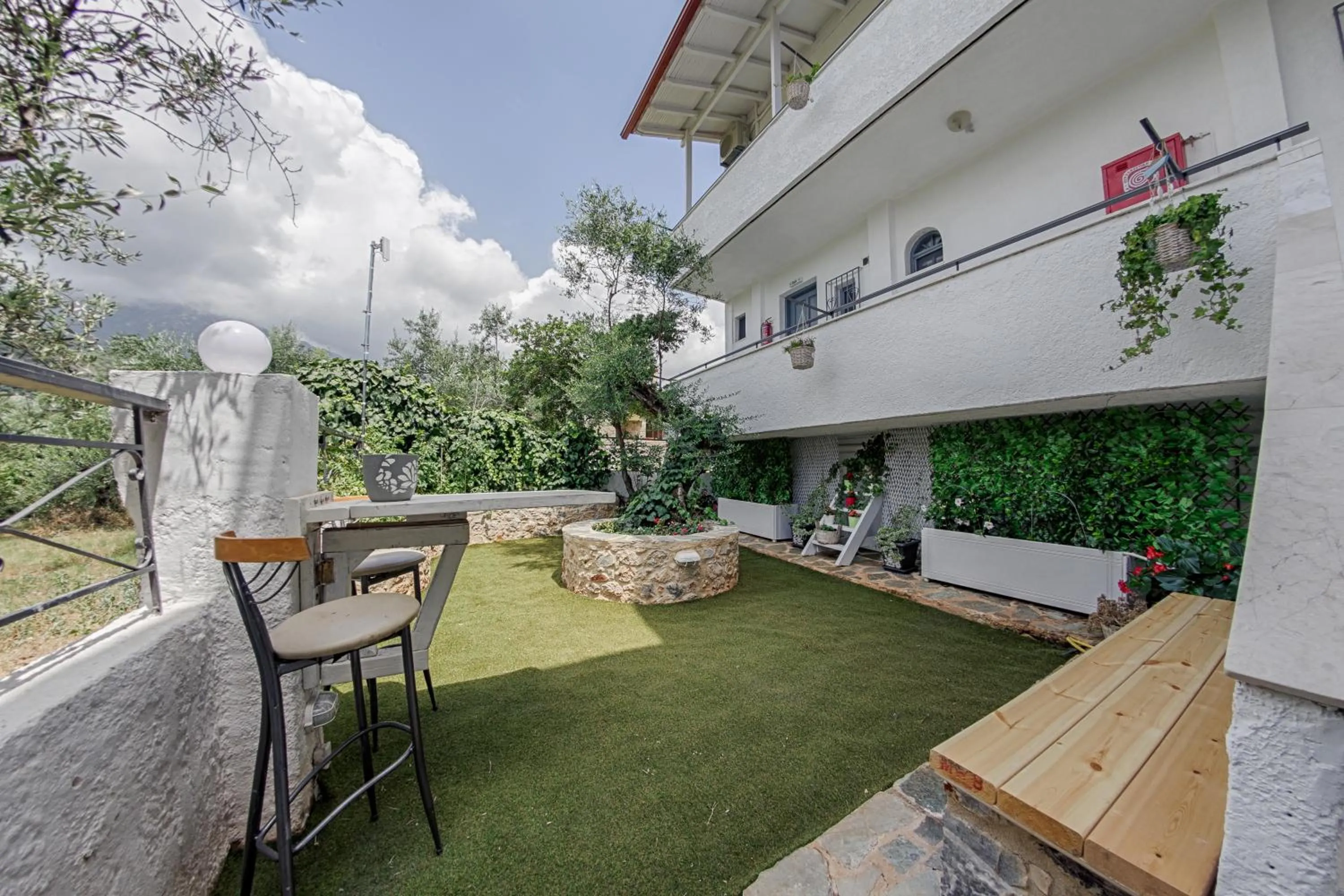 Irida Holiday Apartments