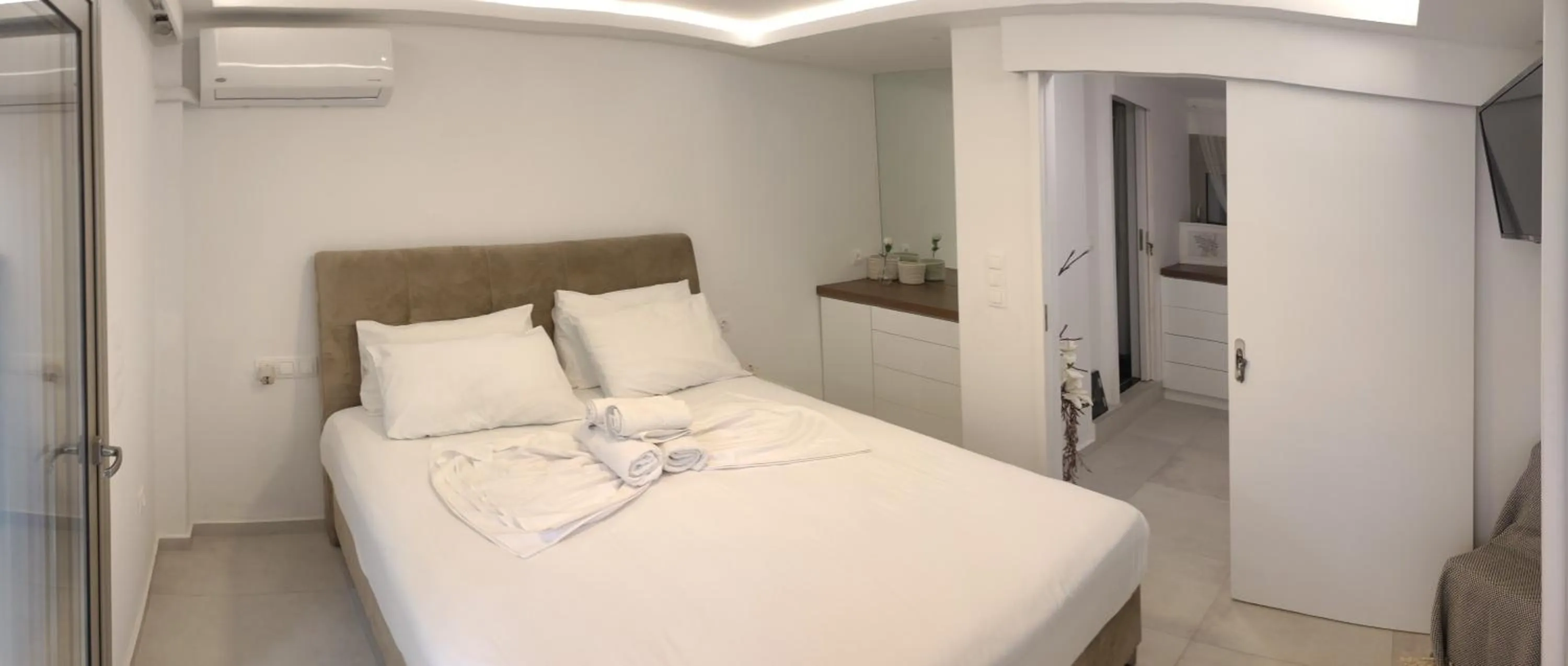 Bed in Irida Holiday Apartments