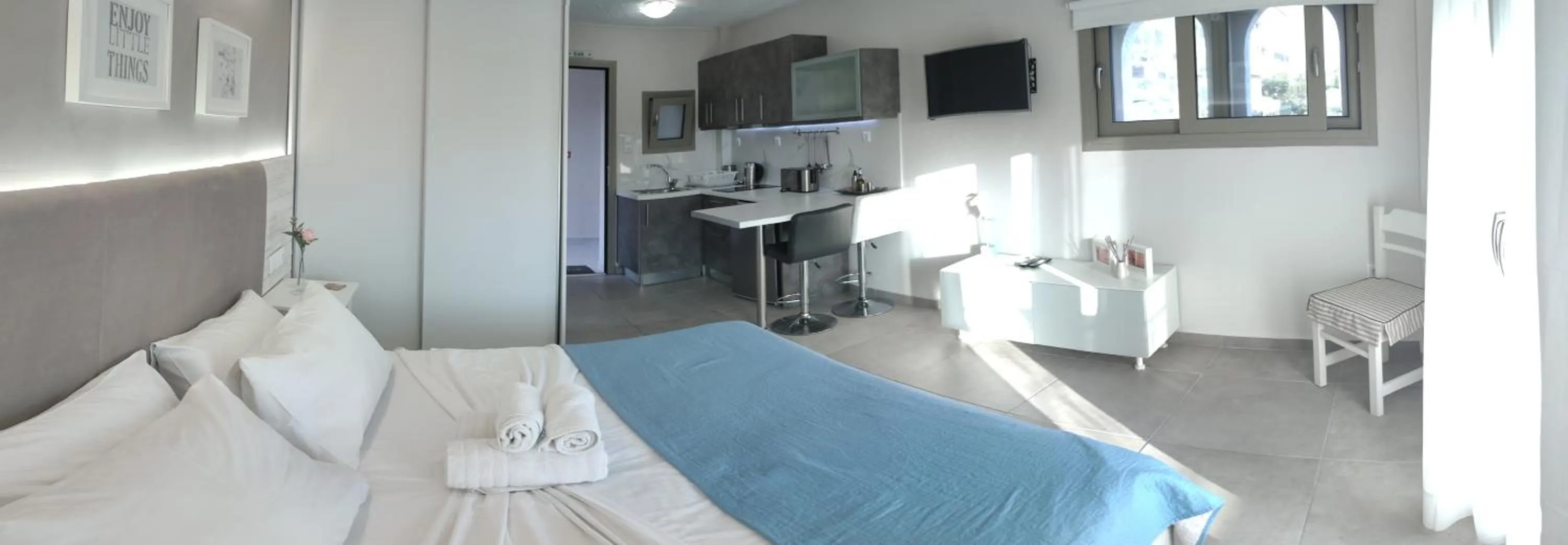 Bed in Irida Holiday Apartments