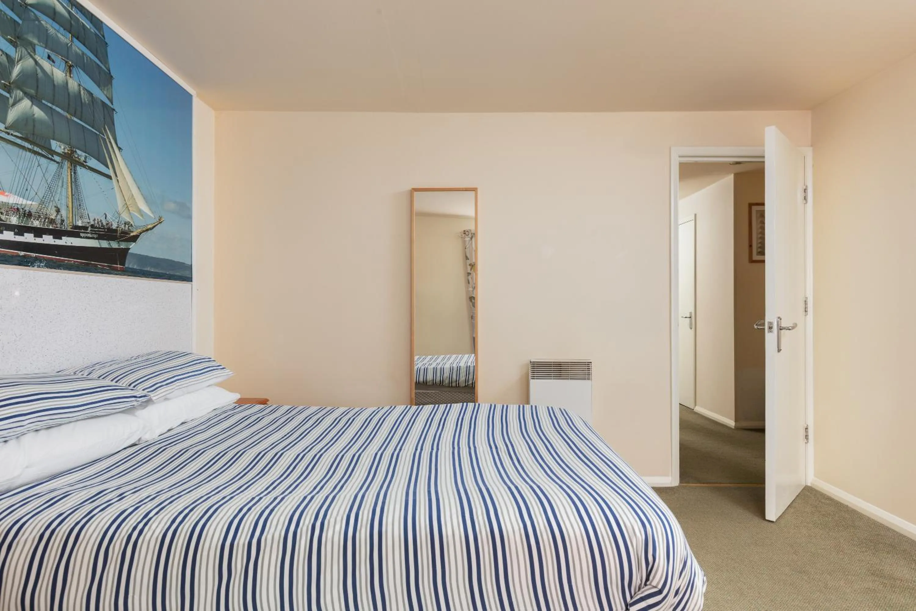 Bedroom, Bed in Discovery Accommodation