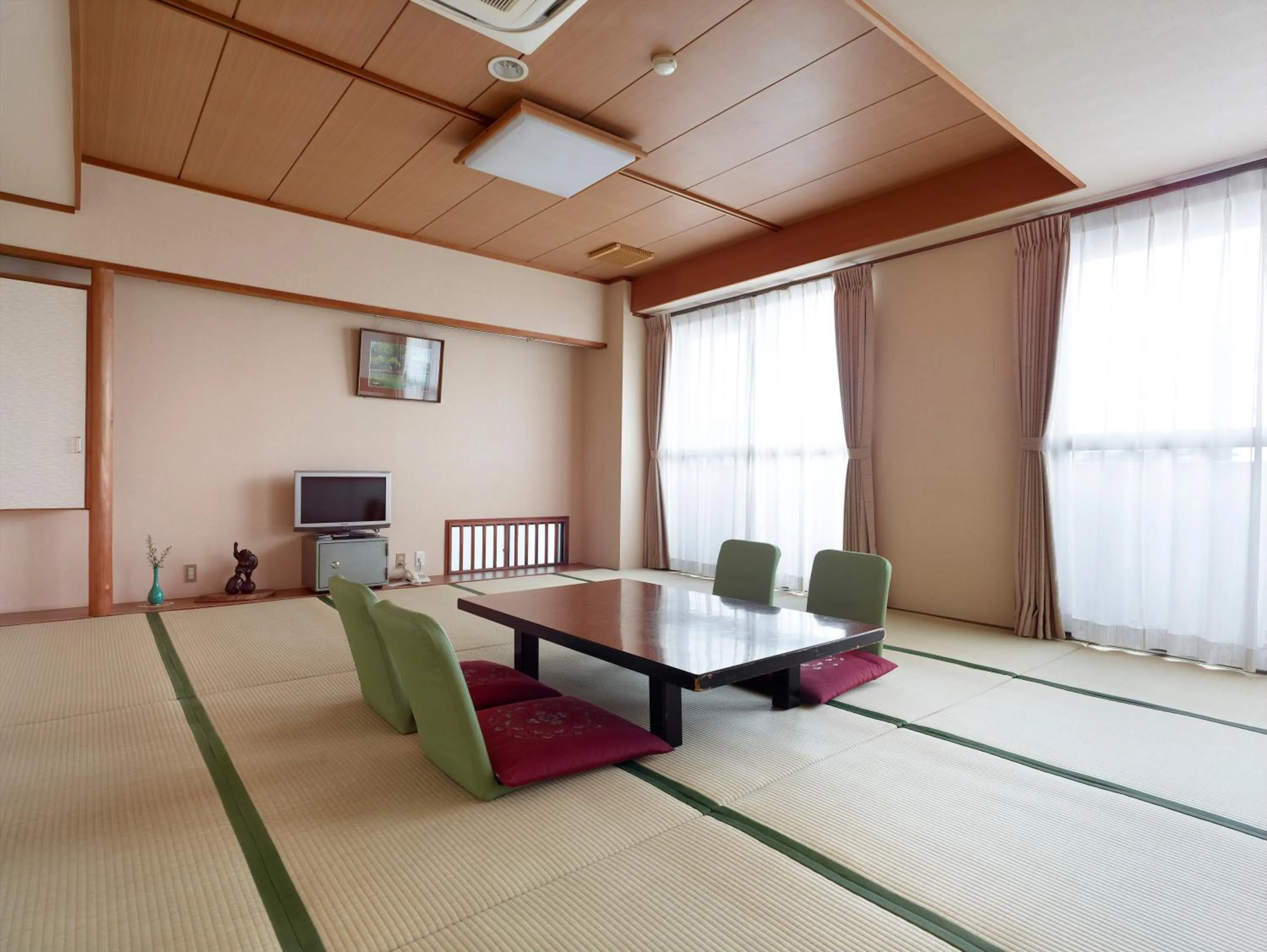 Photo of the whole room in Hotel Mimatsu