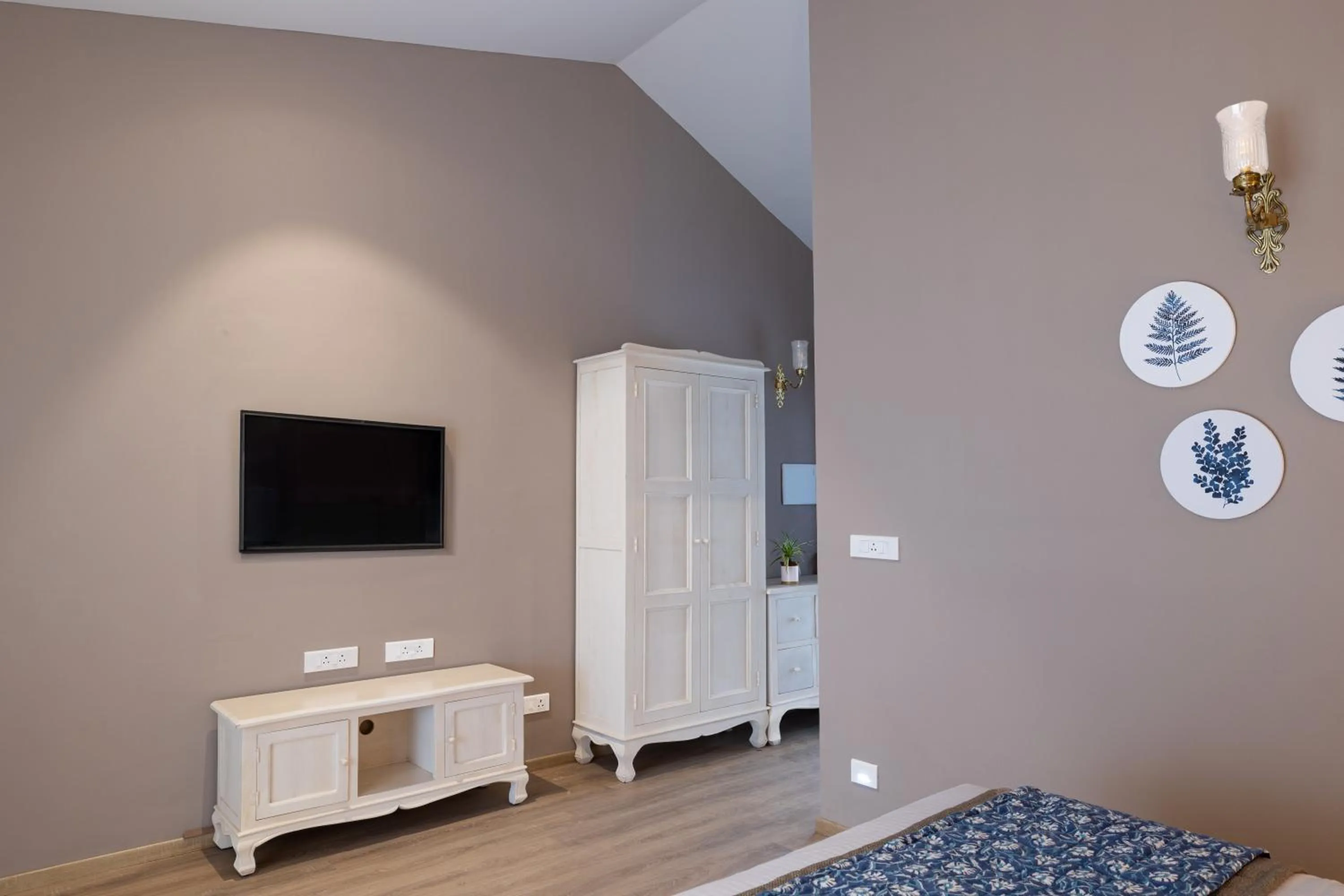 TV and multimedia, Bed in King's Cliff