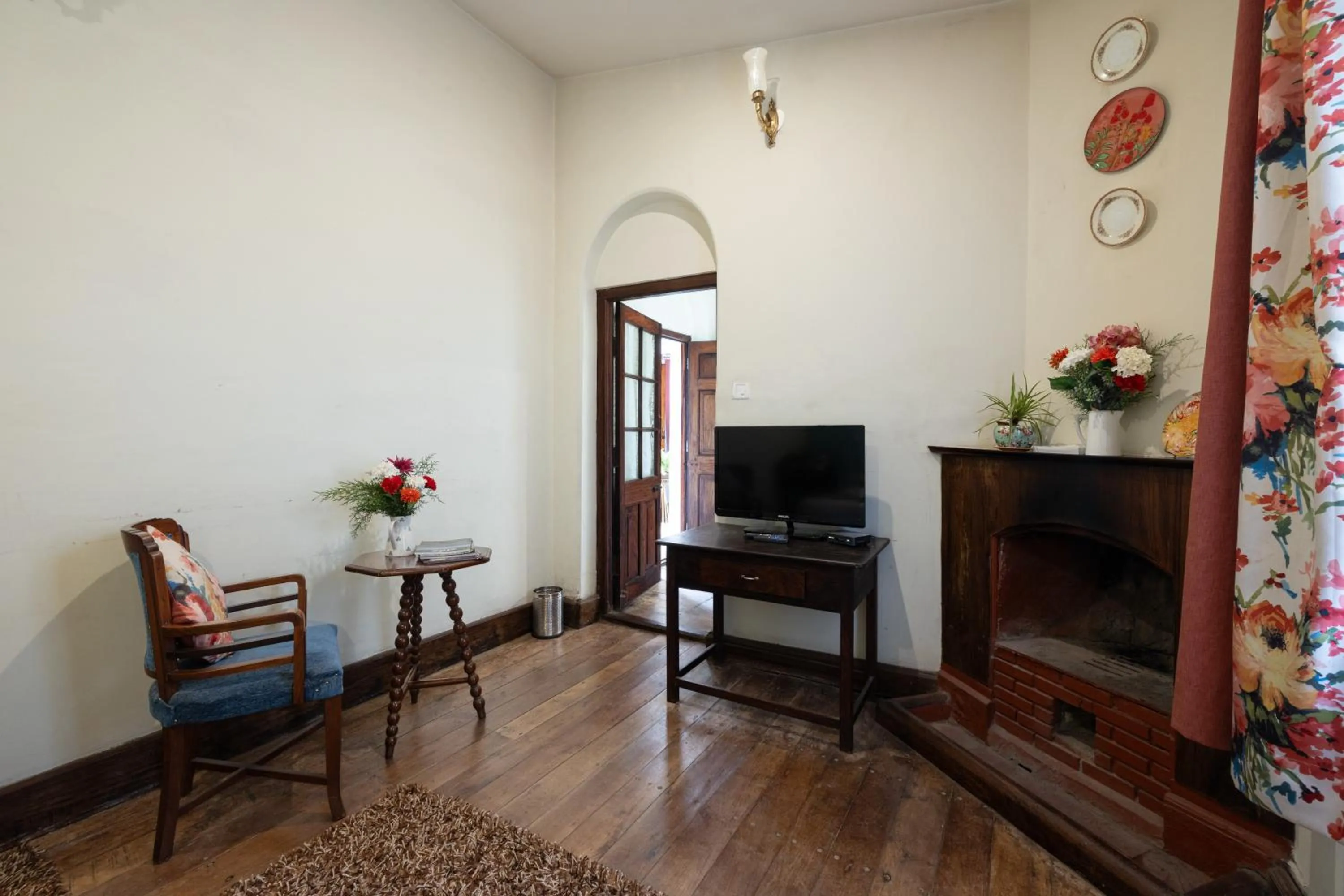 Seating area in King's Cliff