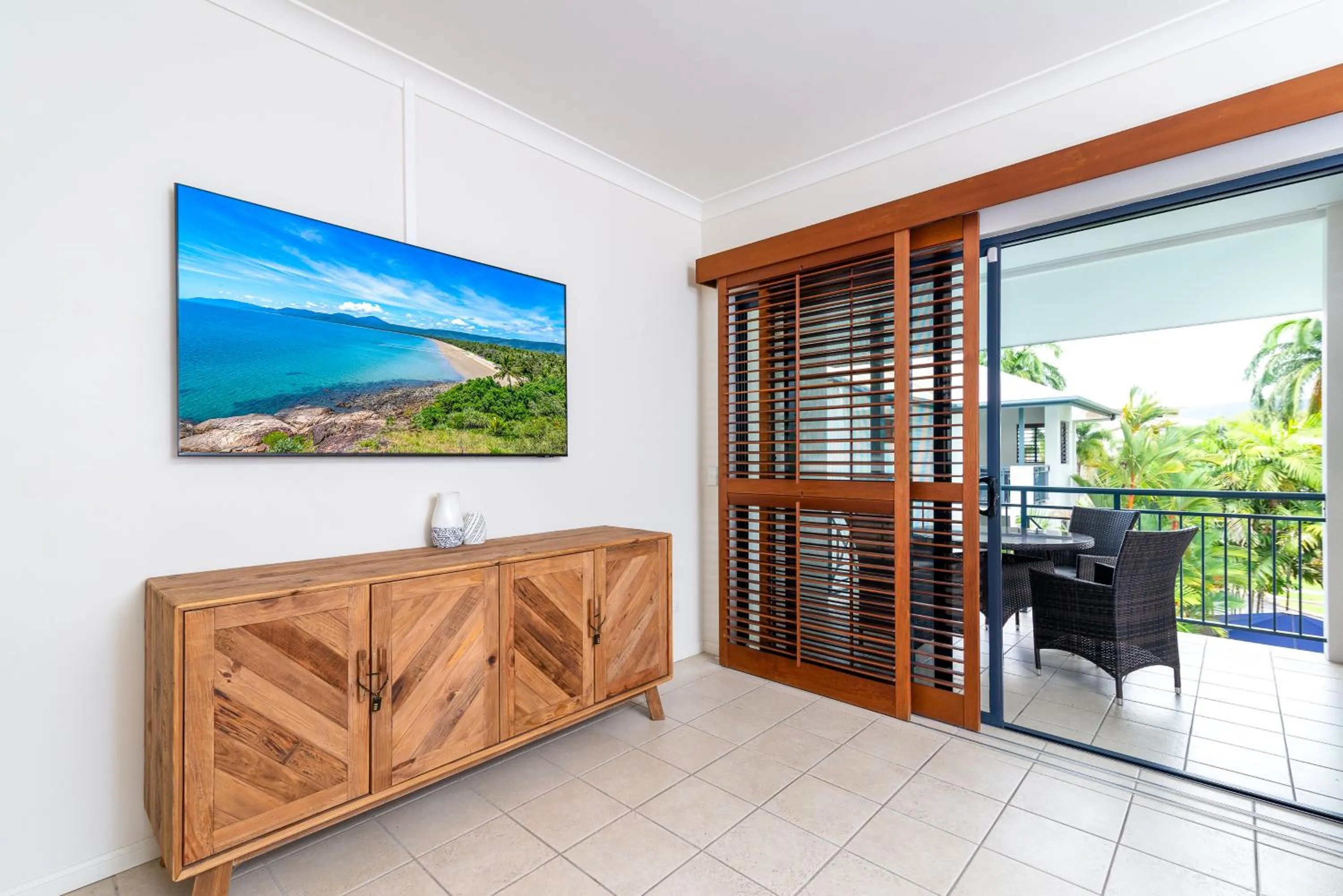 TV and multimedia in Meridian at Port Douglas - Adults Only